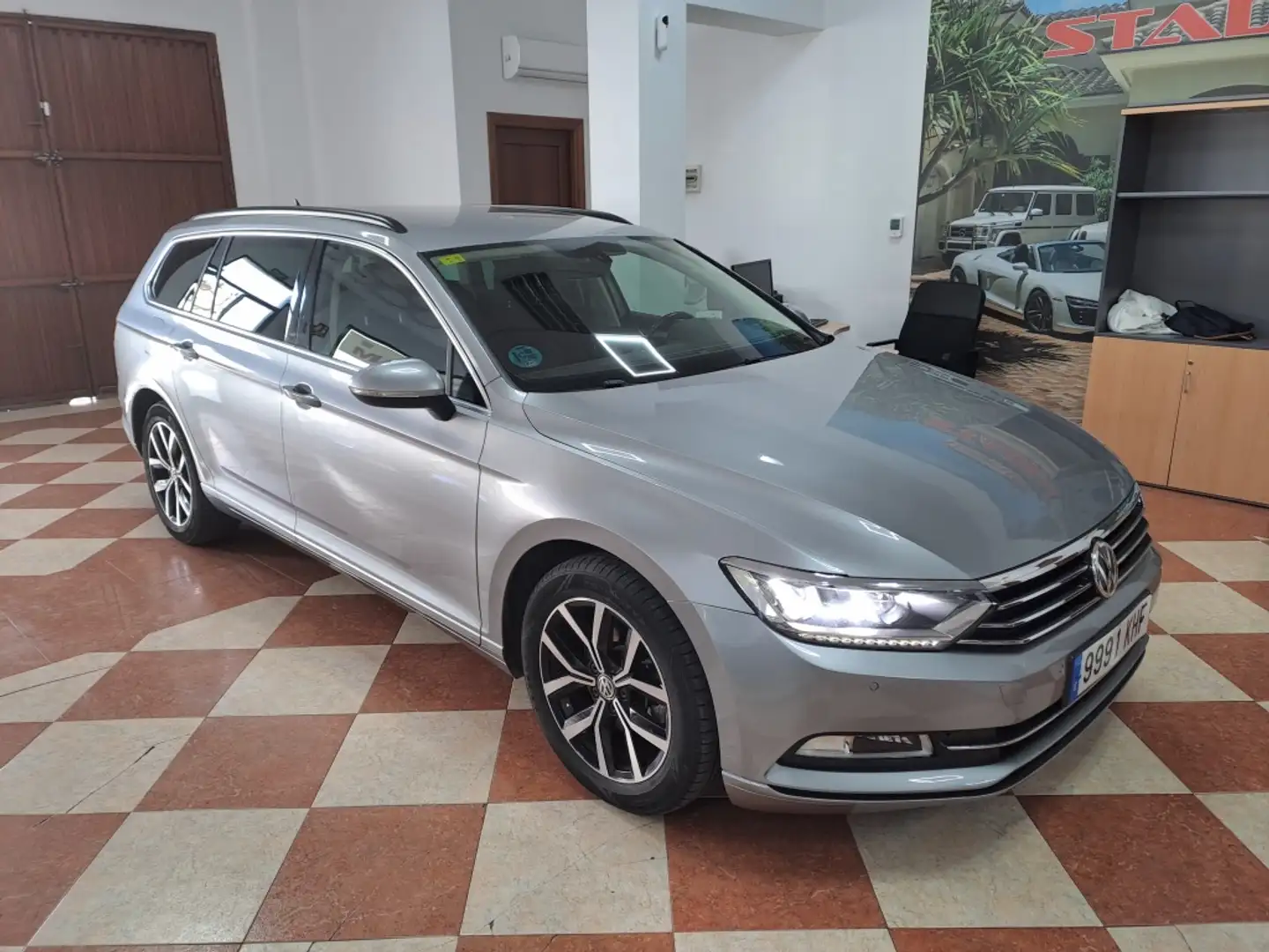 Volkswagen Passat Variant 2.0TDI Advance DSG7 110kW Gris - 1