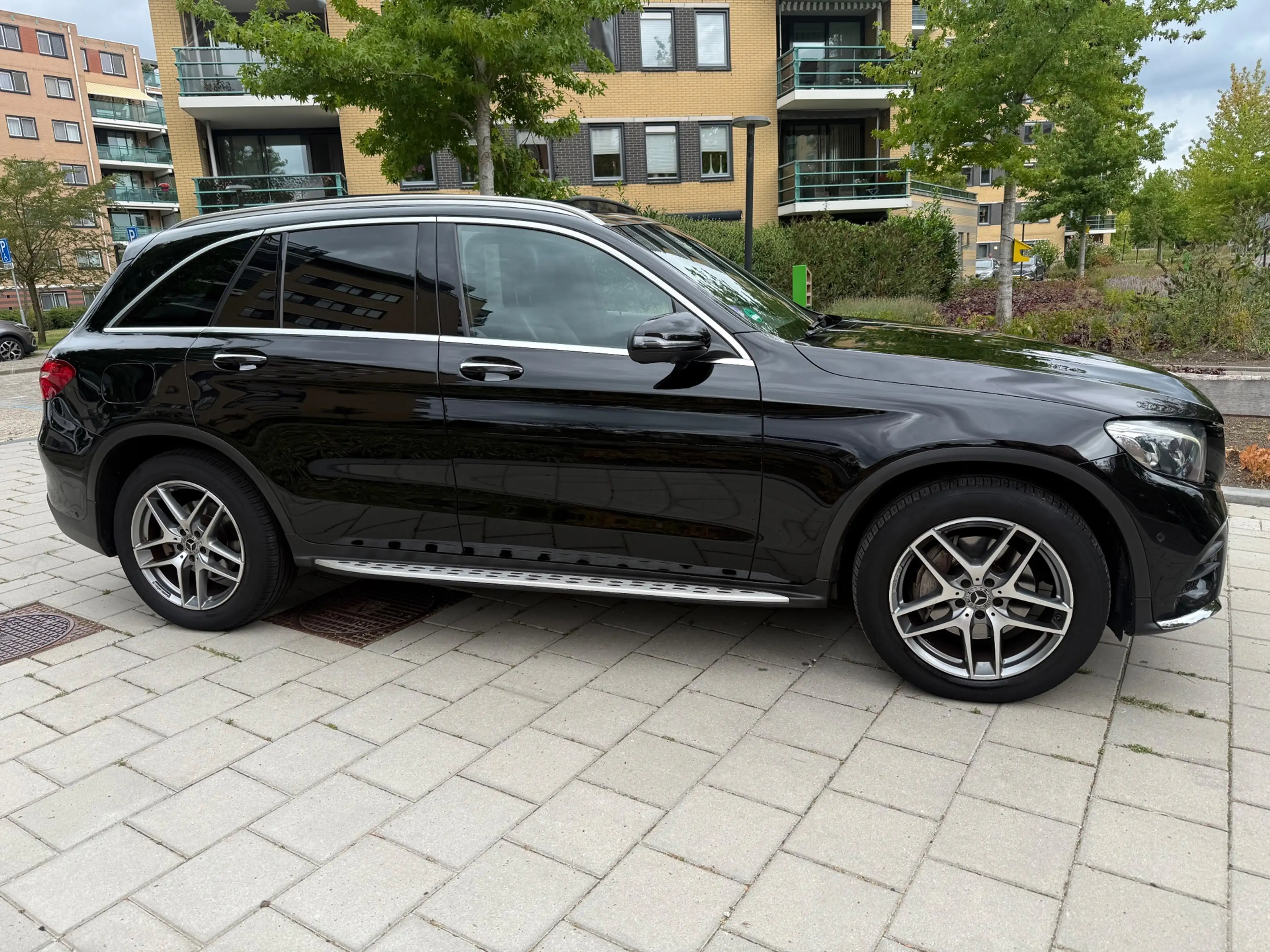 Mercedes-Benz GLC 250 4MATIC Premium Plus | AMG | PANO | Distronic | Air — photo 4