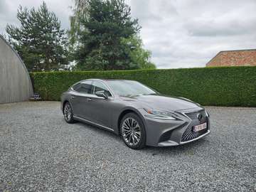 LS500h AWD