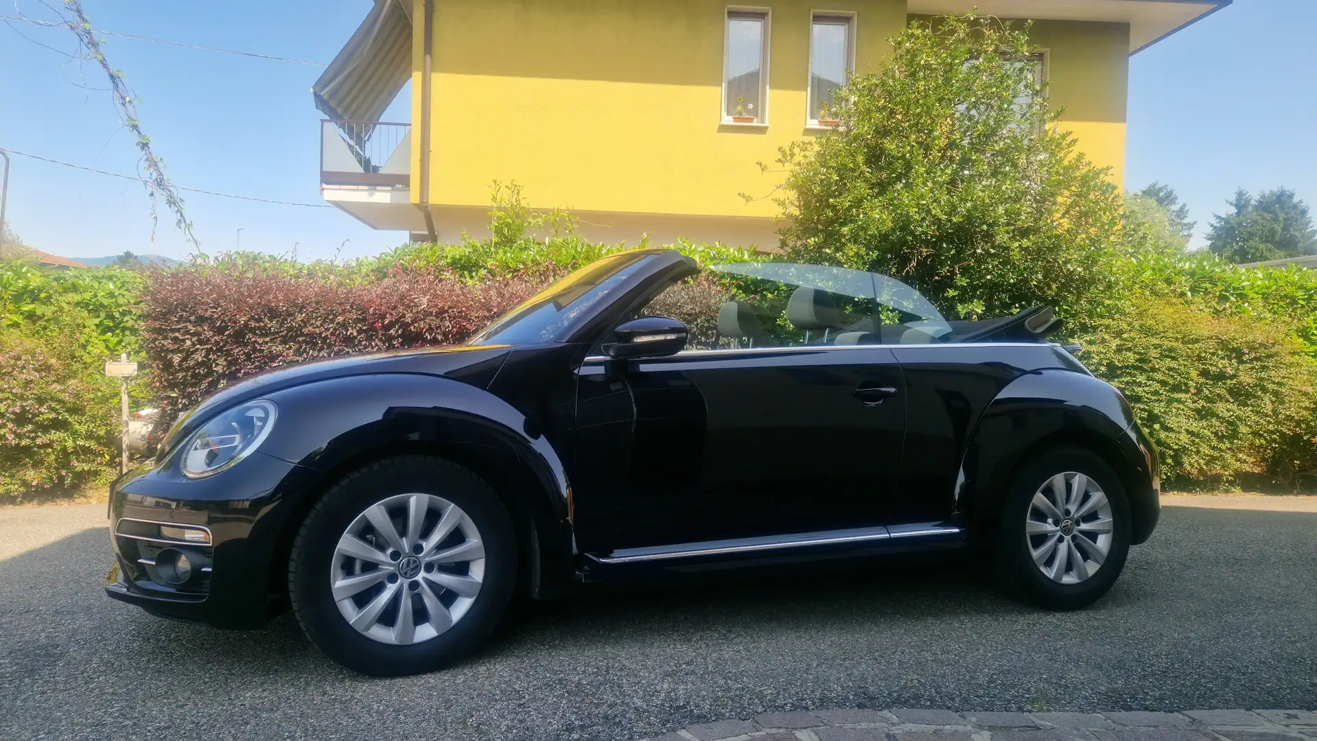 Volkswagen Maggiolino Maggiolino Cabrio 2.0 tdi Design 110cv Noir - 1