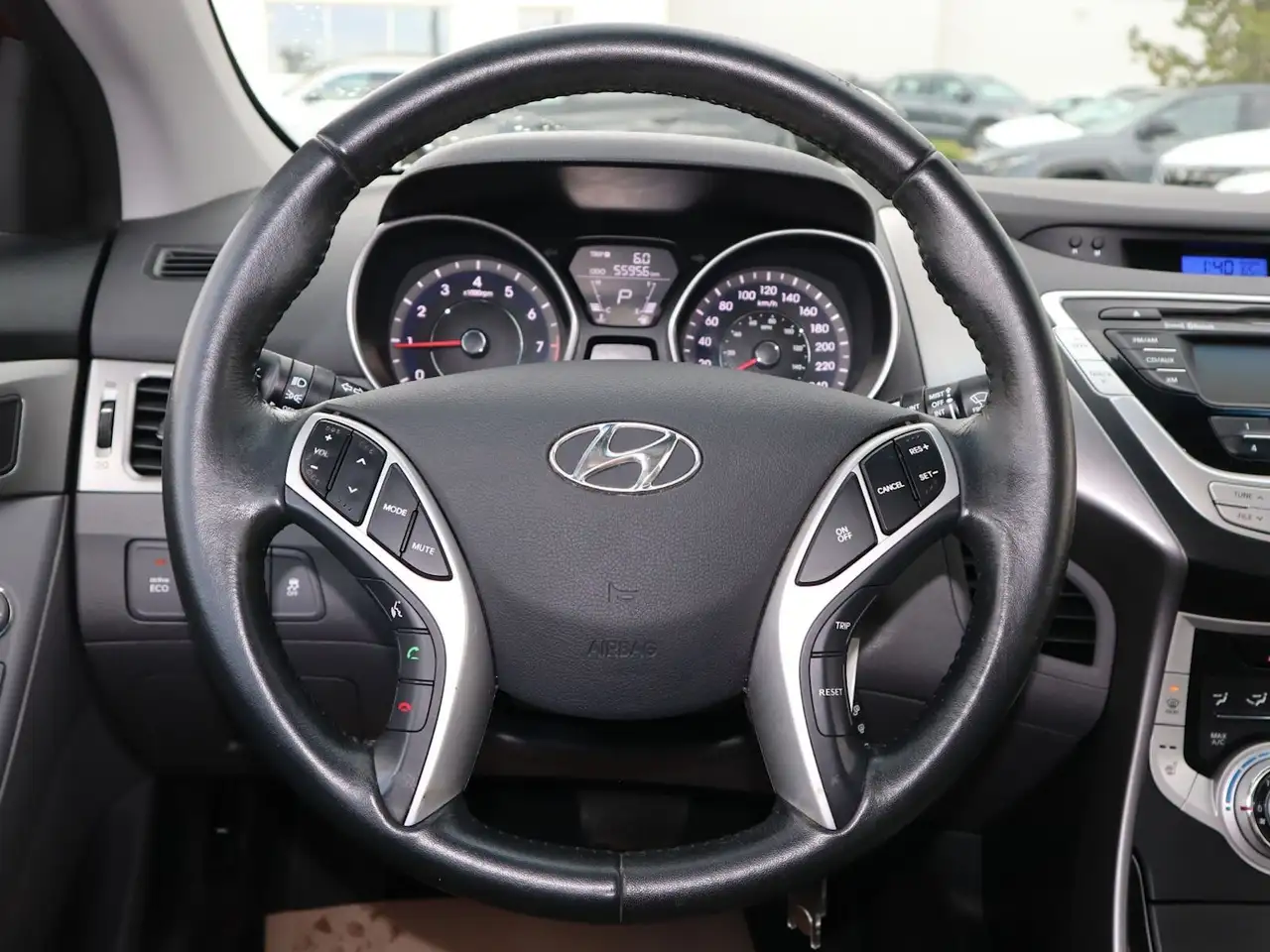 Hyundai ELANTRA fotografie Hyundai ELANTRA