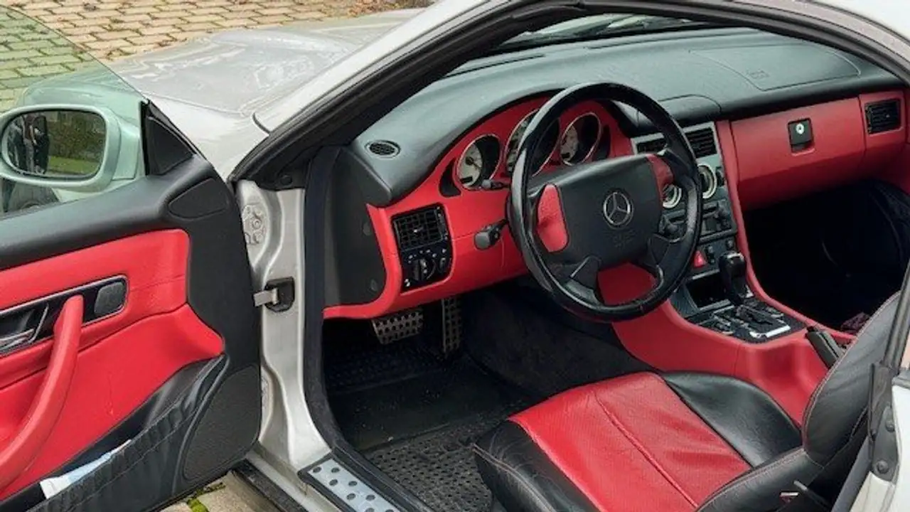 Mercedes-Benz SLK 230