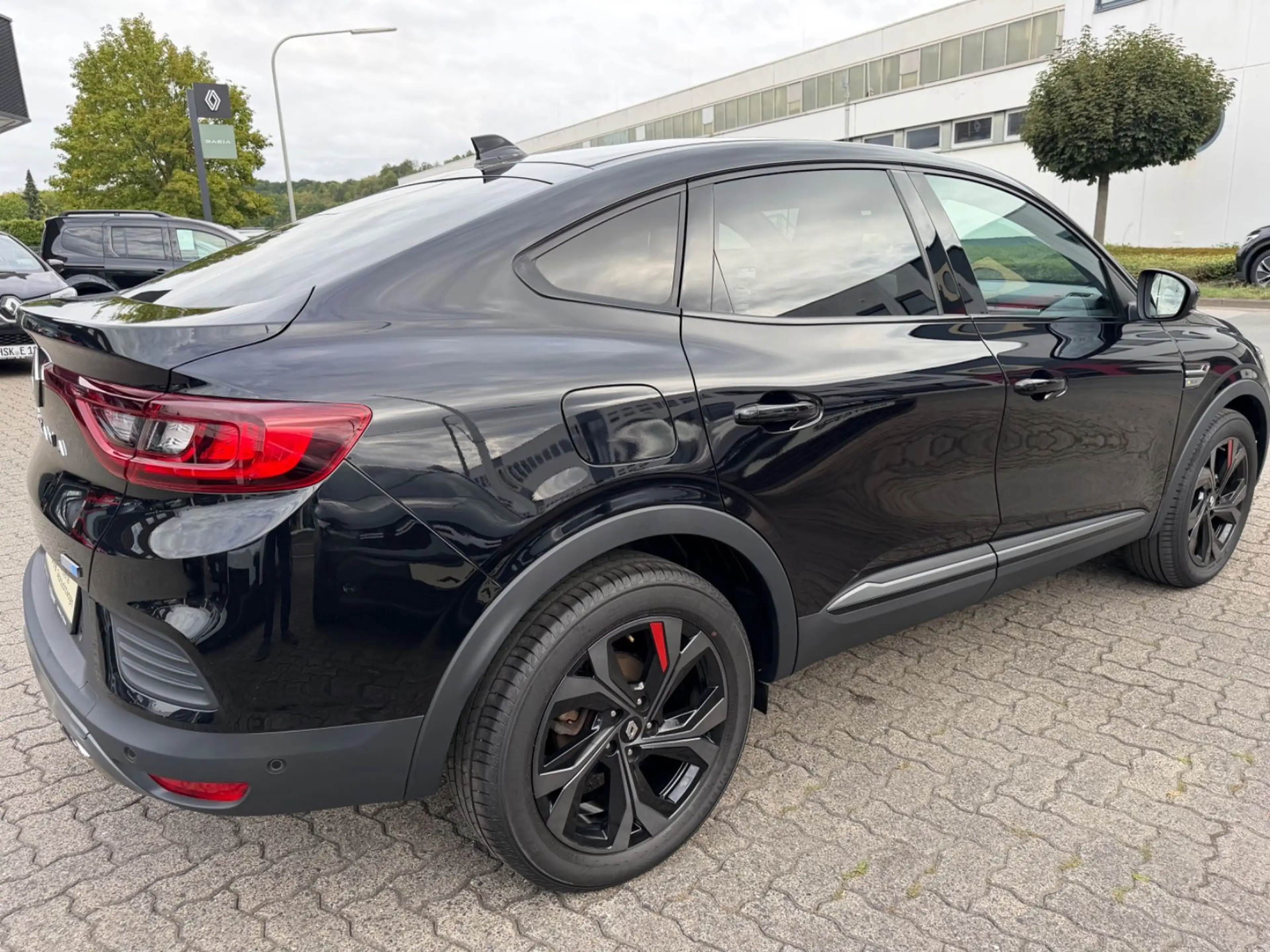 Renault Arkana E-TECH 145 R.S. Line — photo 15