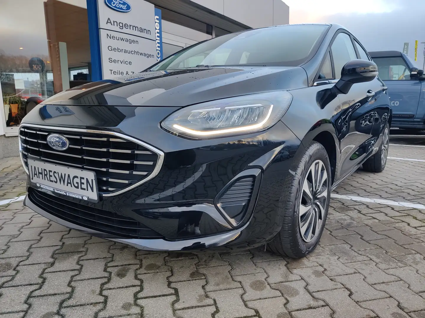 Ford Fiesta Titanium Schwarz - 1