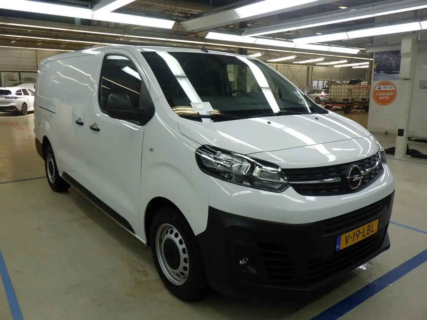 Opel Vivaro 2.0 Diesel 145 S&S L3 | Achteruitrijcamera | Airco Wit - 2