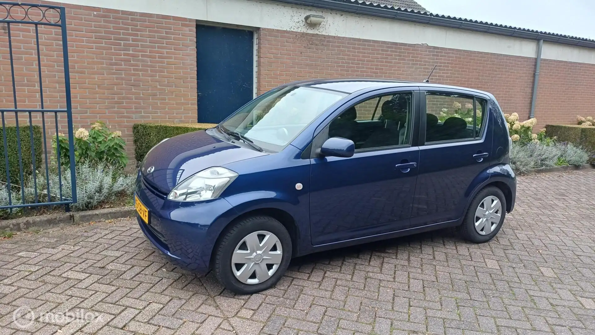 Daihatsu Sirion 2 1.3-16V Comfort Modrá - 2