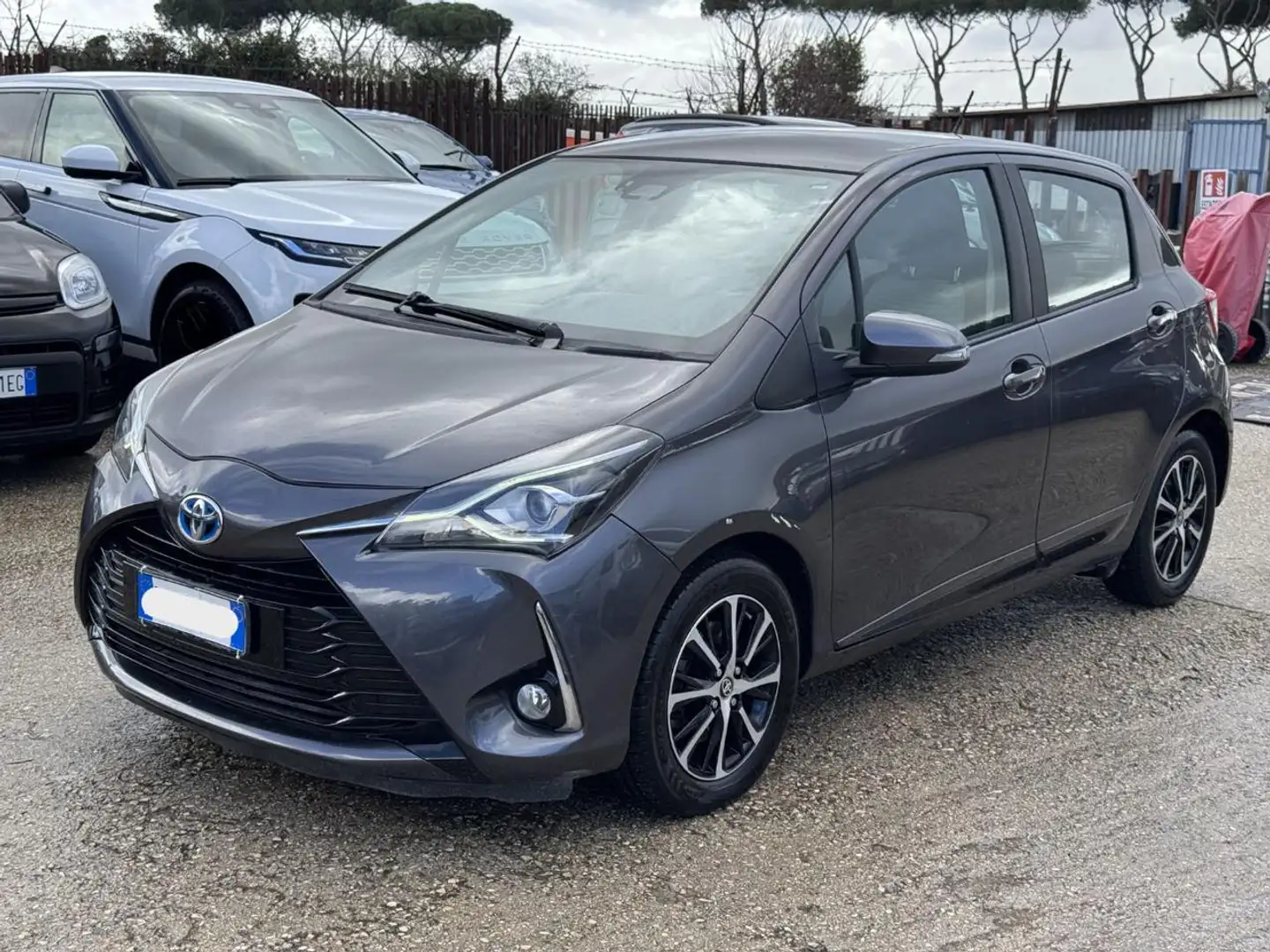 Toyota Yaris 1.5cc 72cv AZIENDALE CERTIFICATA Gris - 2