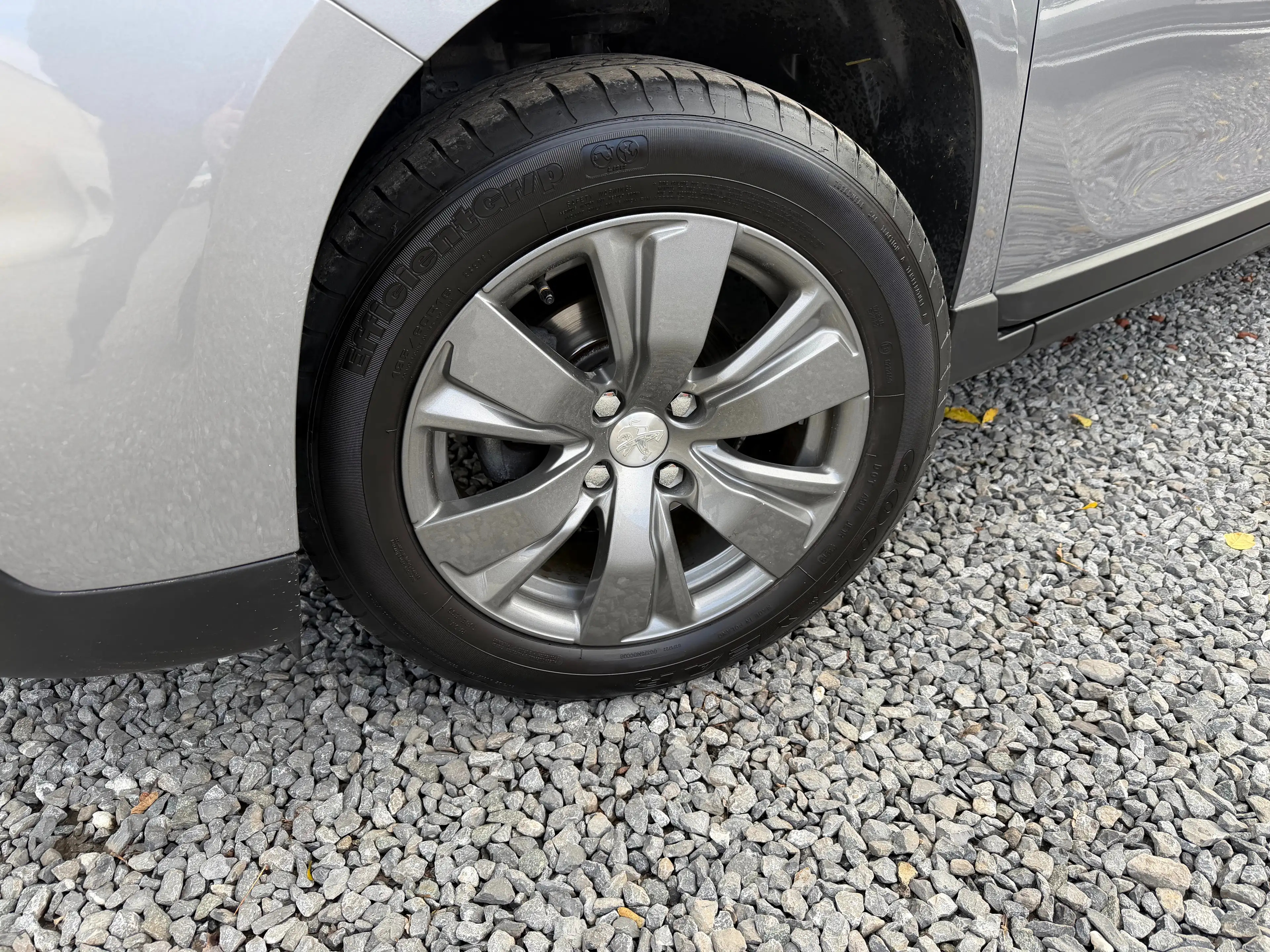 Peugeot 2008 2008 1.2i essence / 50.904 km / 1er propriétaire — photo 2