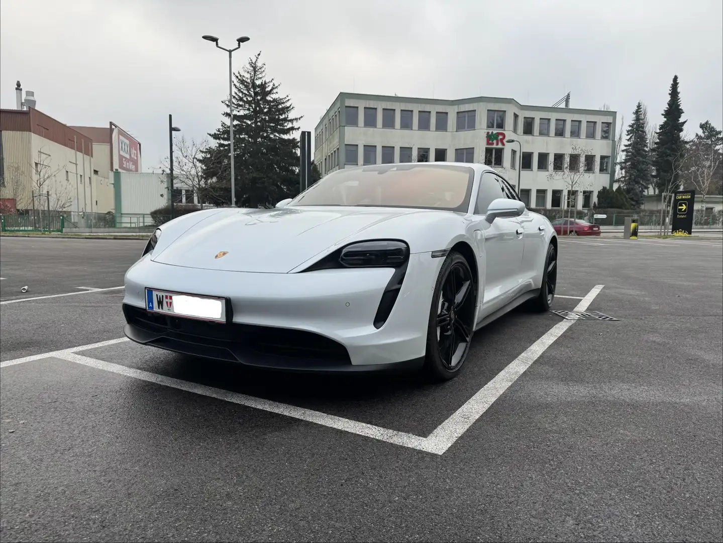 Porsche Taycan 4S Performancebatterie Plus Weiß - 1
