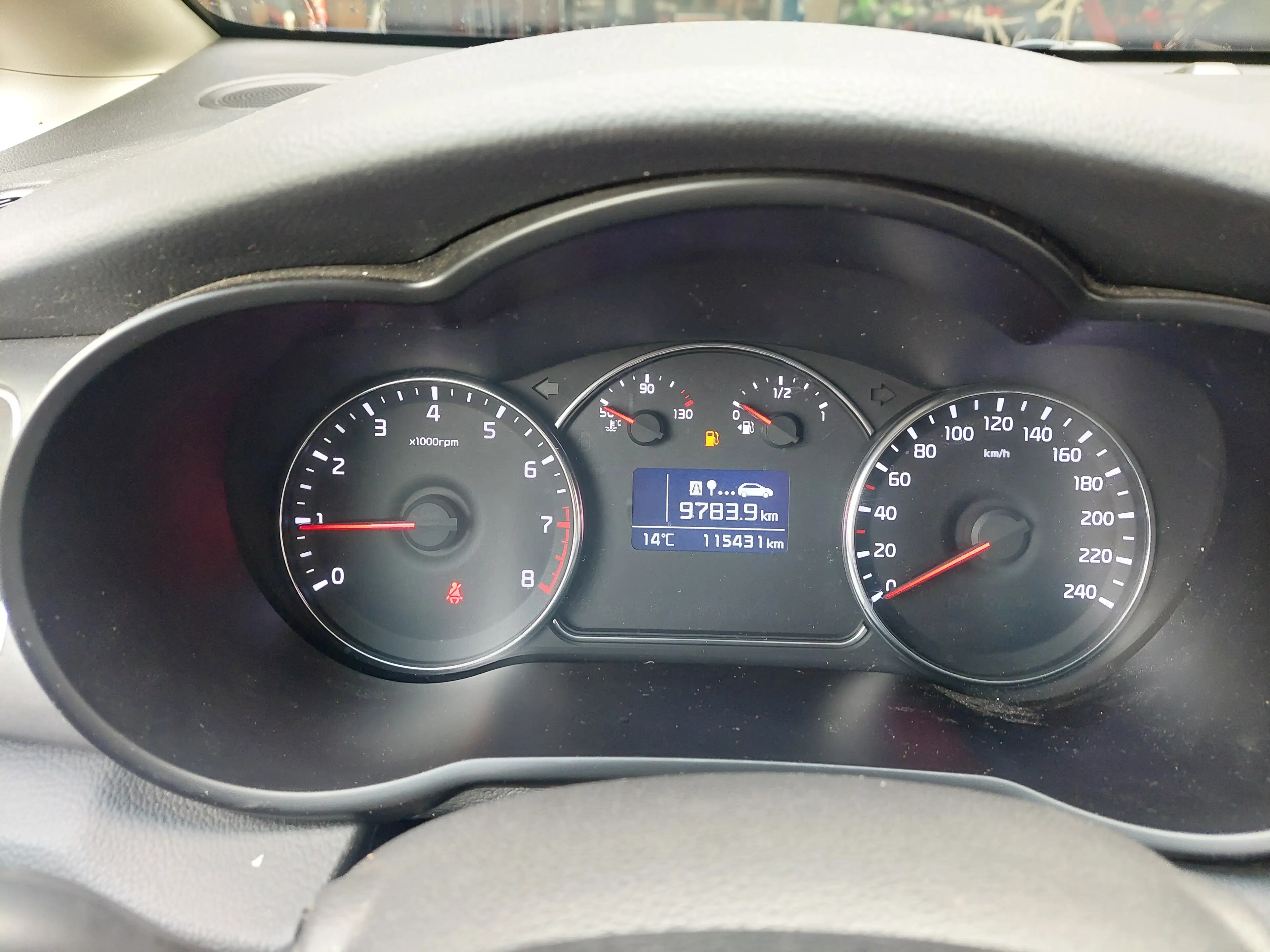 Kia Carens Carens 1.6 GDI ISG Spirit — photo 12