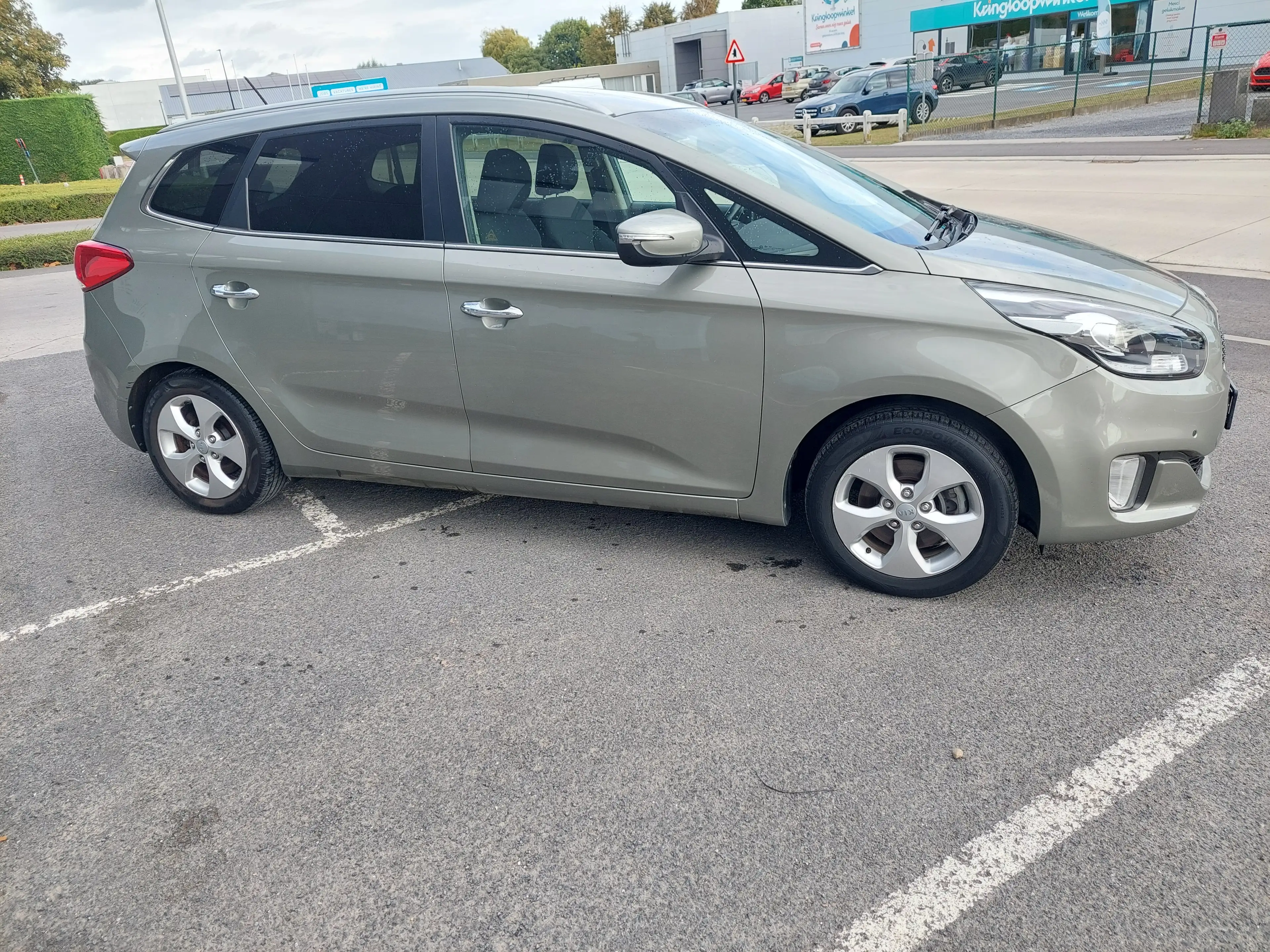 Kia Carens Carens 1.6 GDI ISG Spirit — photo 4