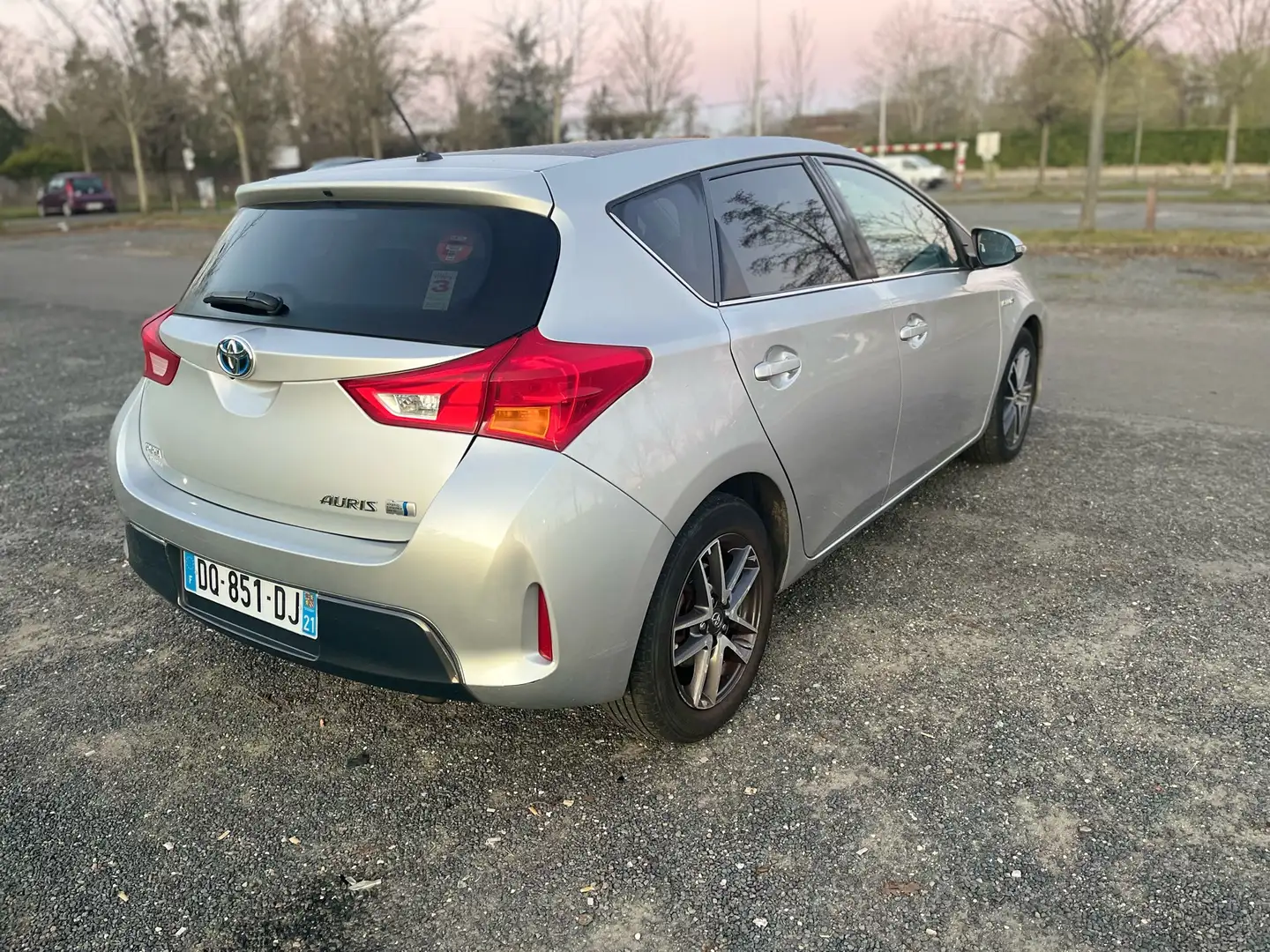 Toyota Auris Hybride 1.8 136h Business - 2
