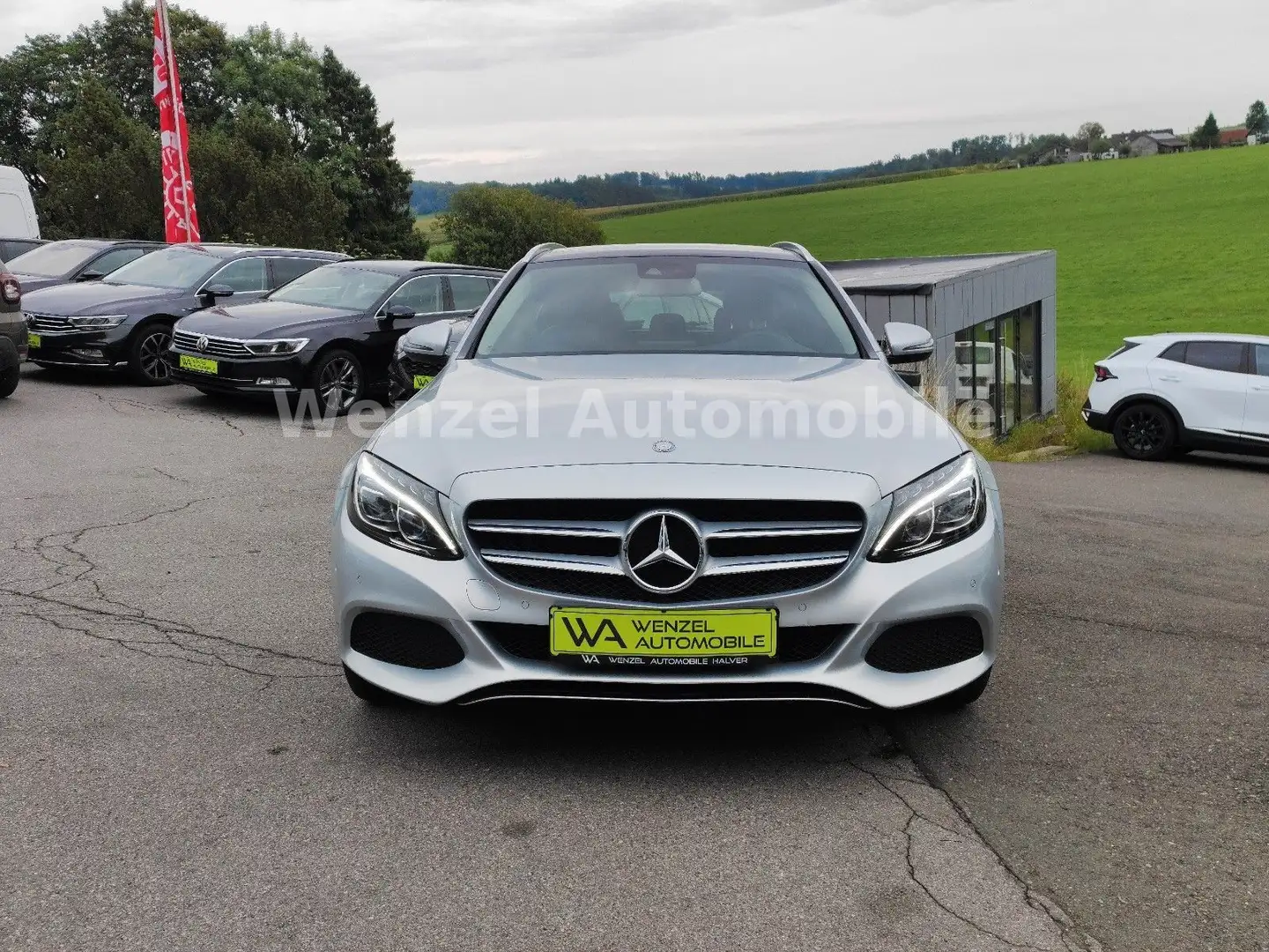 Mercedes-Benz C 180 *T-MODELL*PANO*AHK*E-HECKDECKEL* Silber - 2