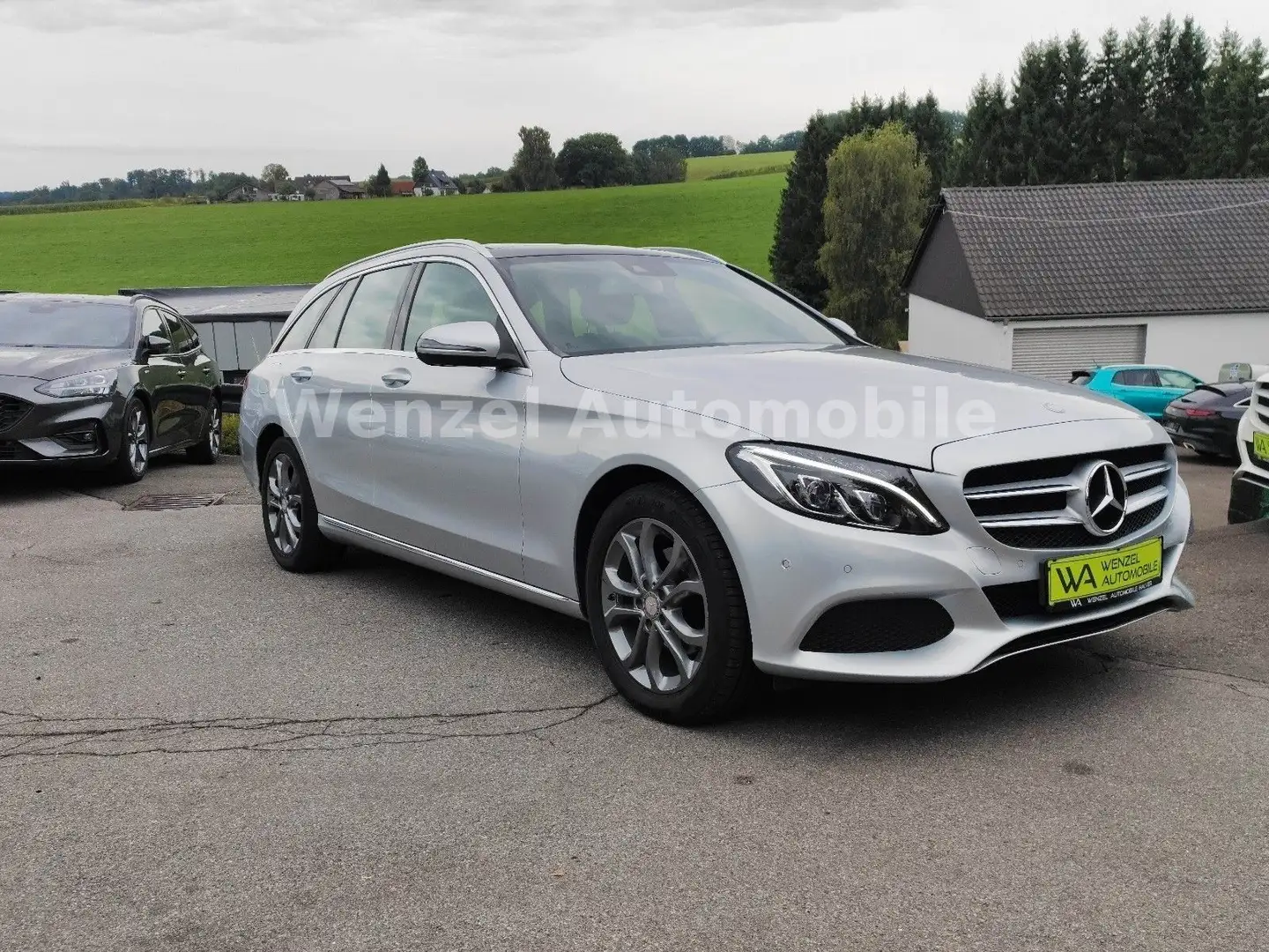 Mercedes-Benz C 180 *T-MODELL*PANO*AHK*E-HECKDECKEL* Silber - 1