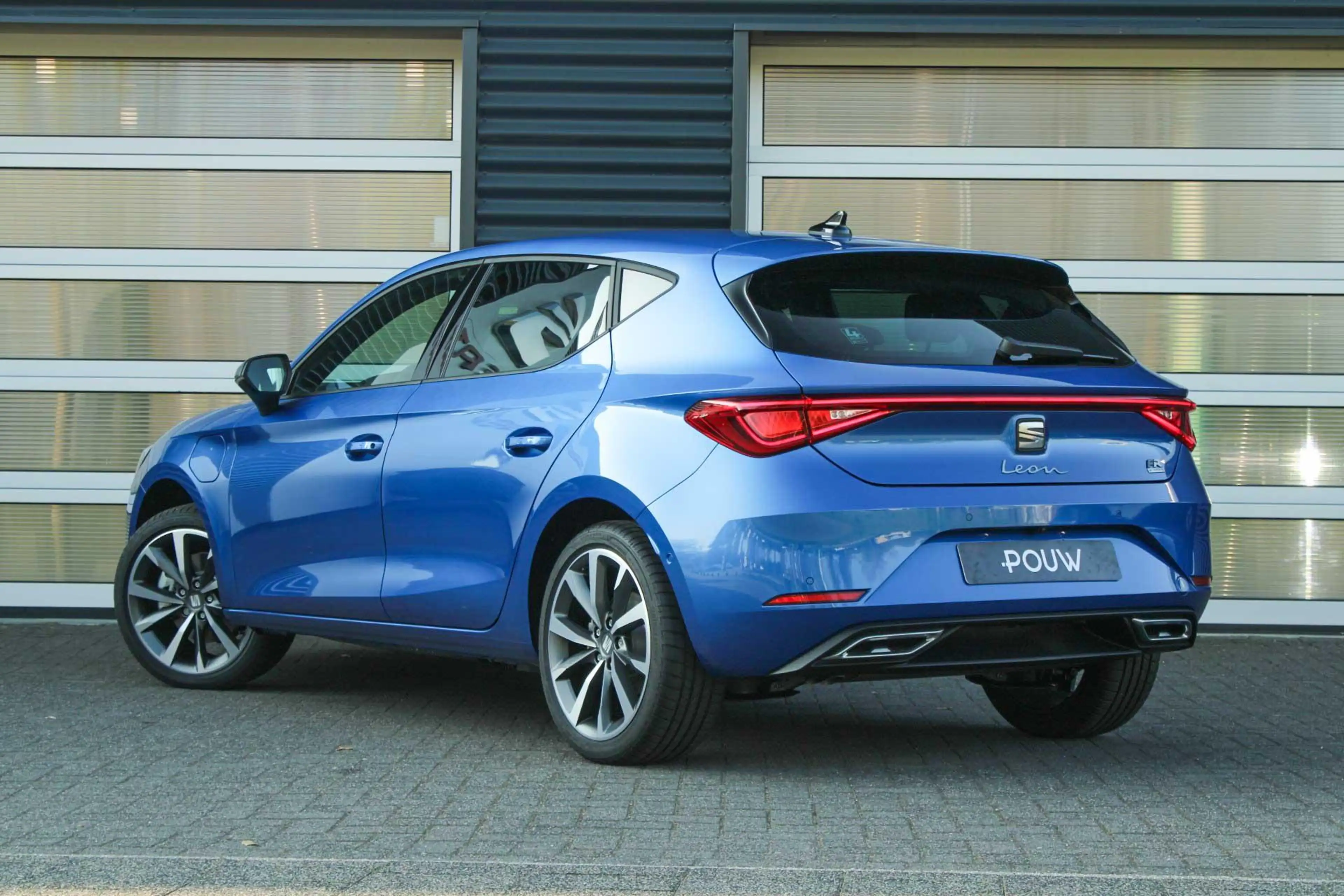 SEAT Leon e-Hybrid 1.5 TSI 204pk FR Business | Technology Pack | 18" — photo 12