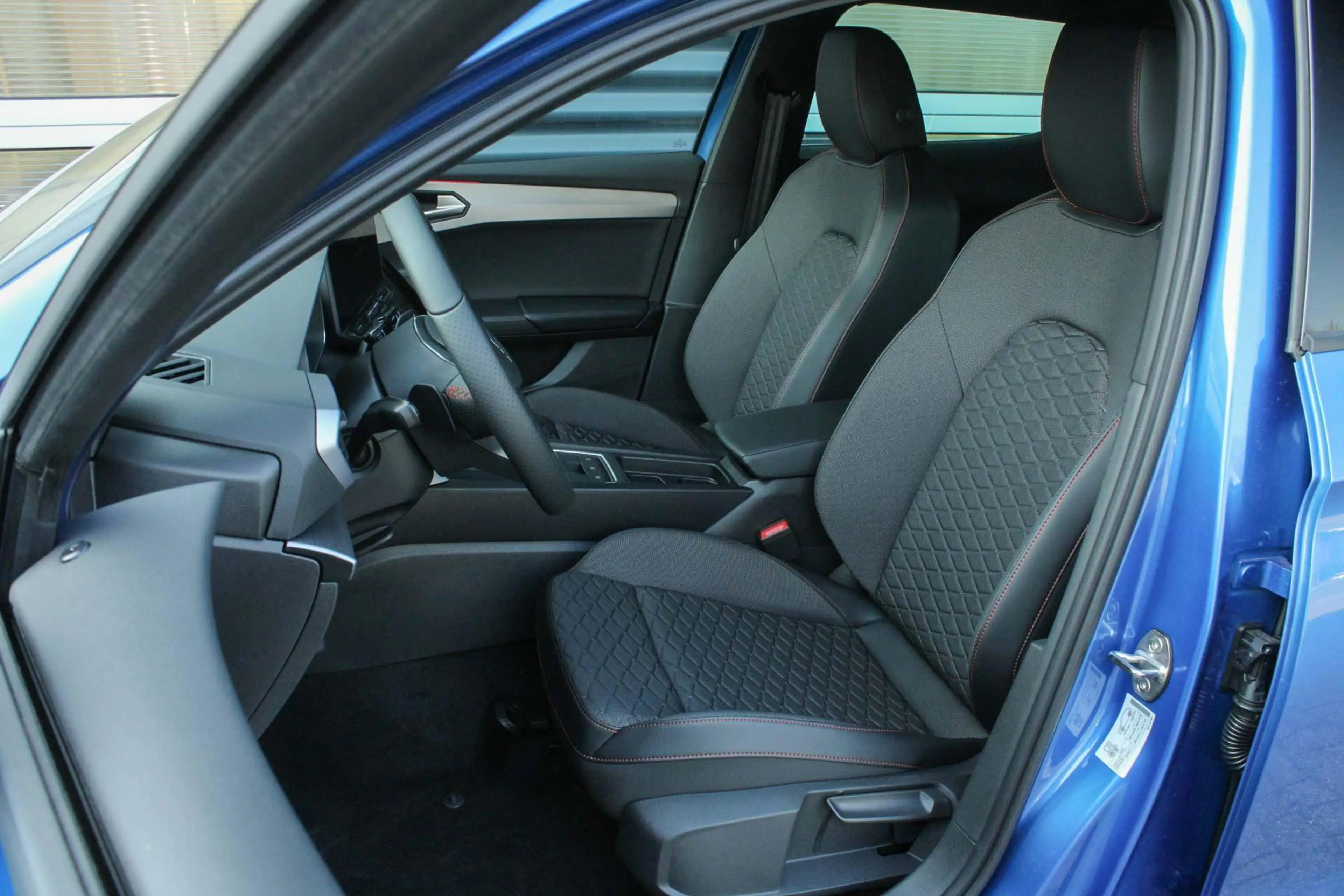 SEAT Leon e-Hybrid 1.5 TSI 204pk FR Business | Technology Pack | 18" — photo 4