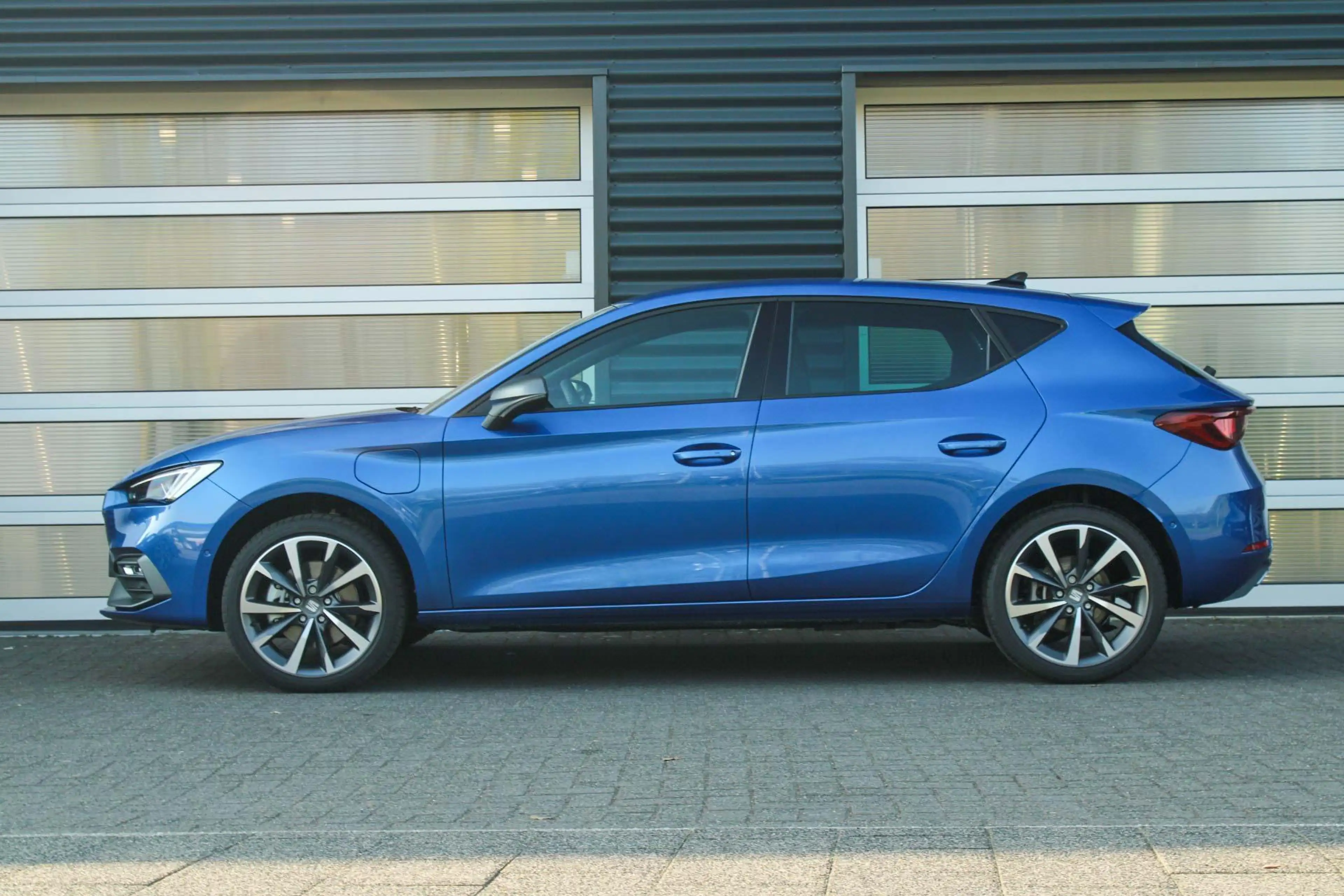 SEAT Leon e-Hybrid 1.5 TSI 204pk FR Business | Technology Pack | 18" — photo 13