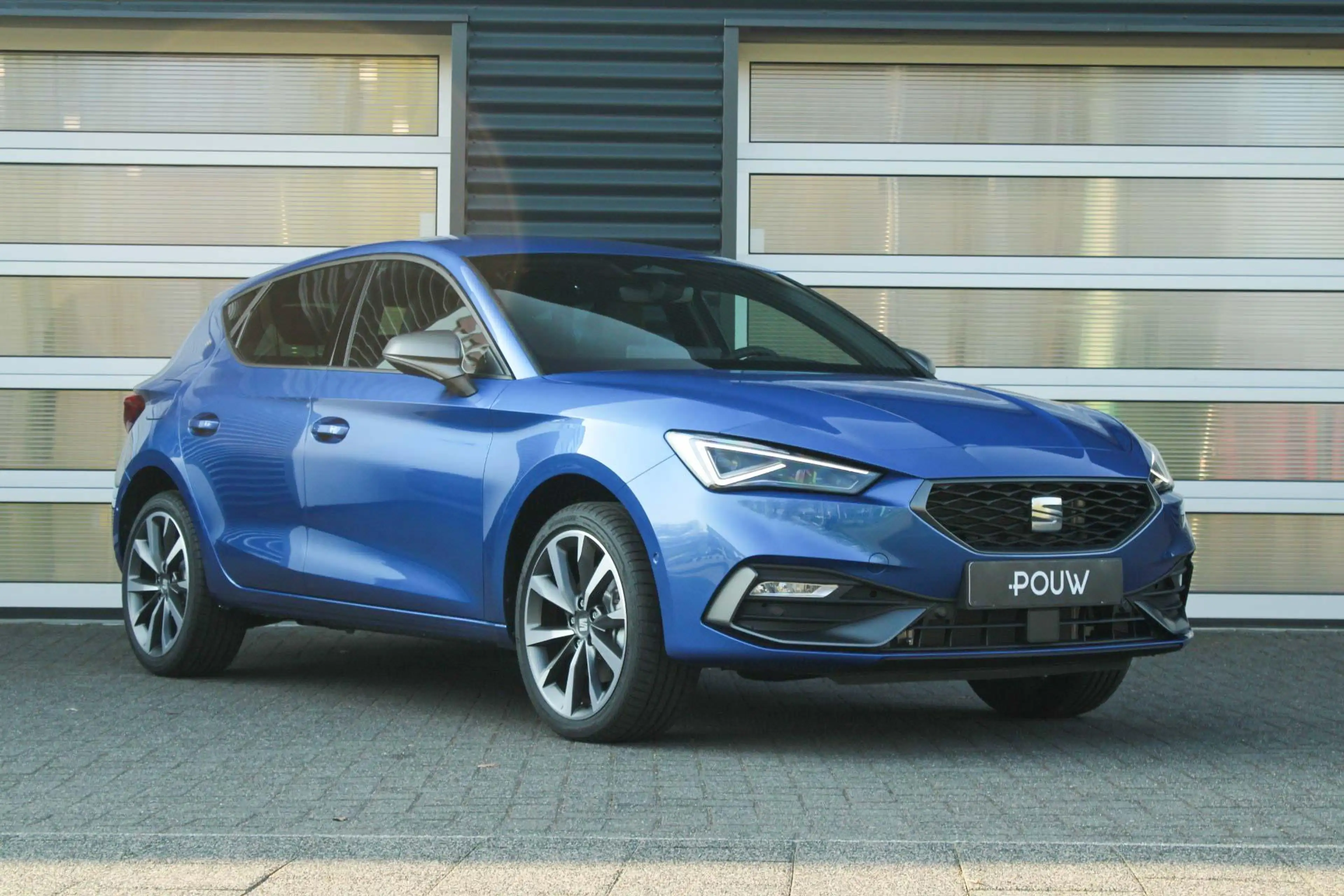 SEAT Leon e-Hybrid 1.5 TSI 204pk FR Business | Technology Pack | 18" — photo 8