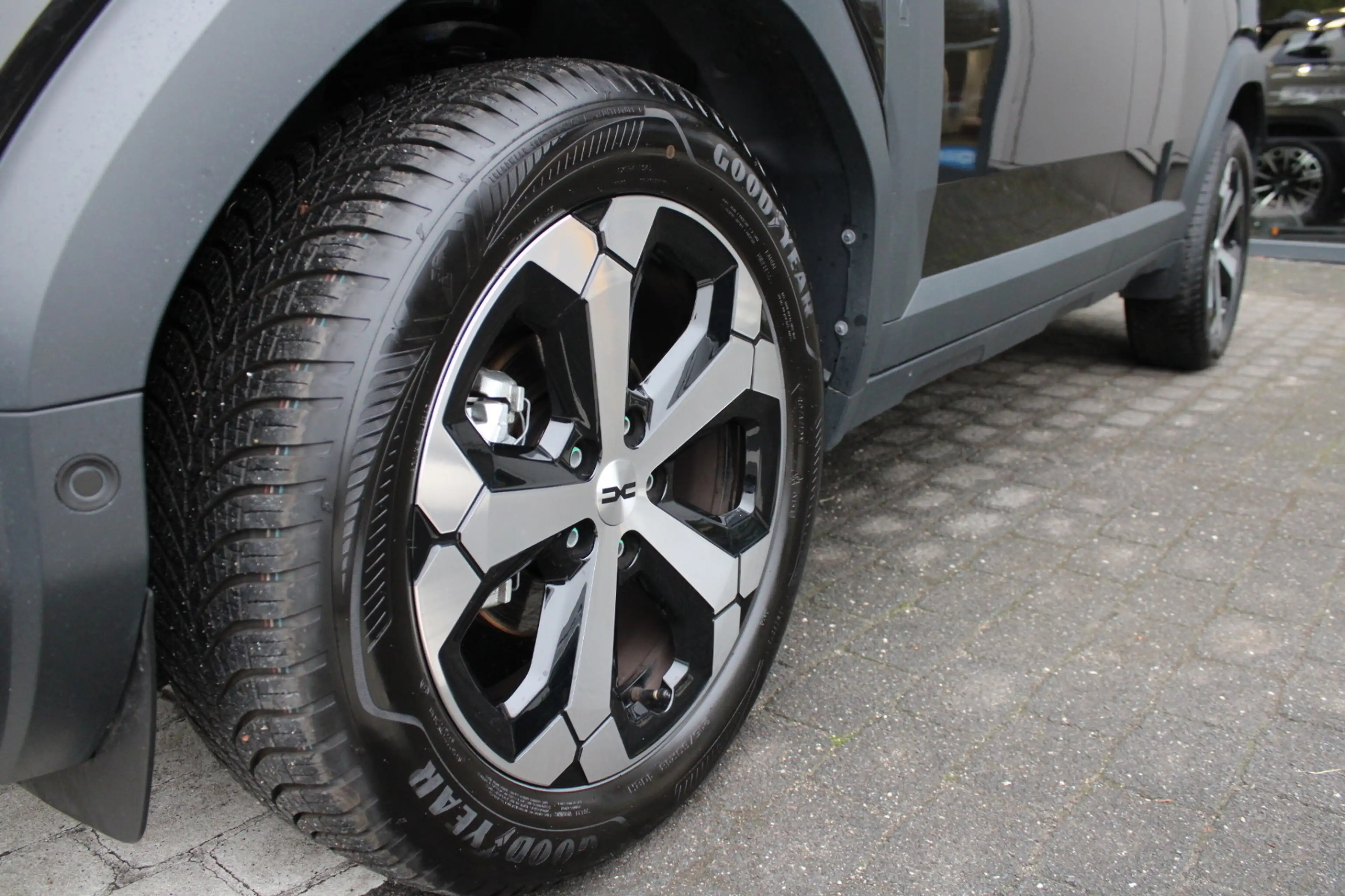 Dacia Duster III TCe 130 Journey Mild Hybrid — photo 4