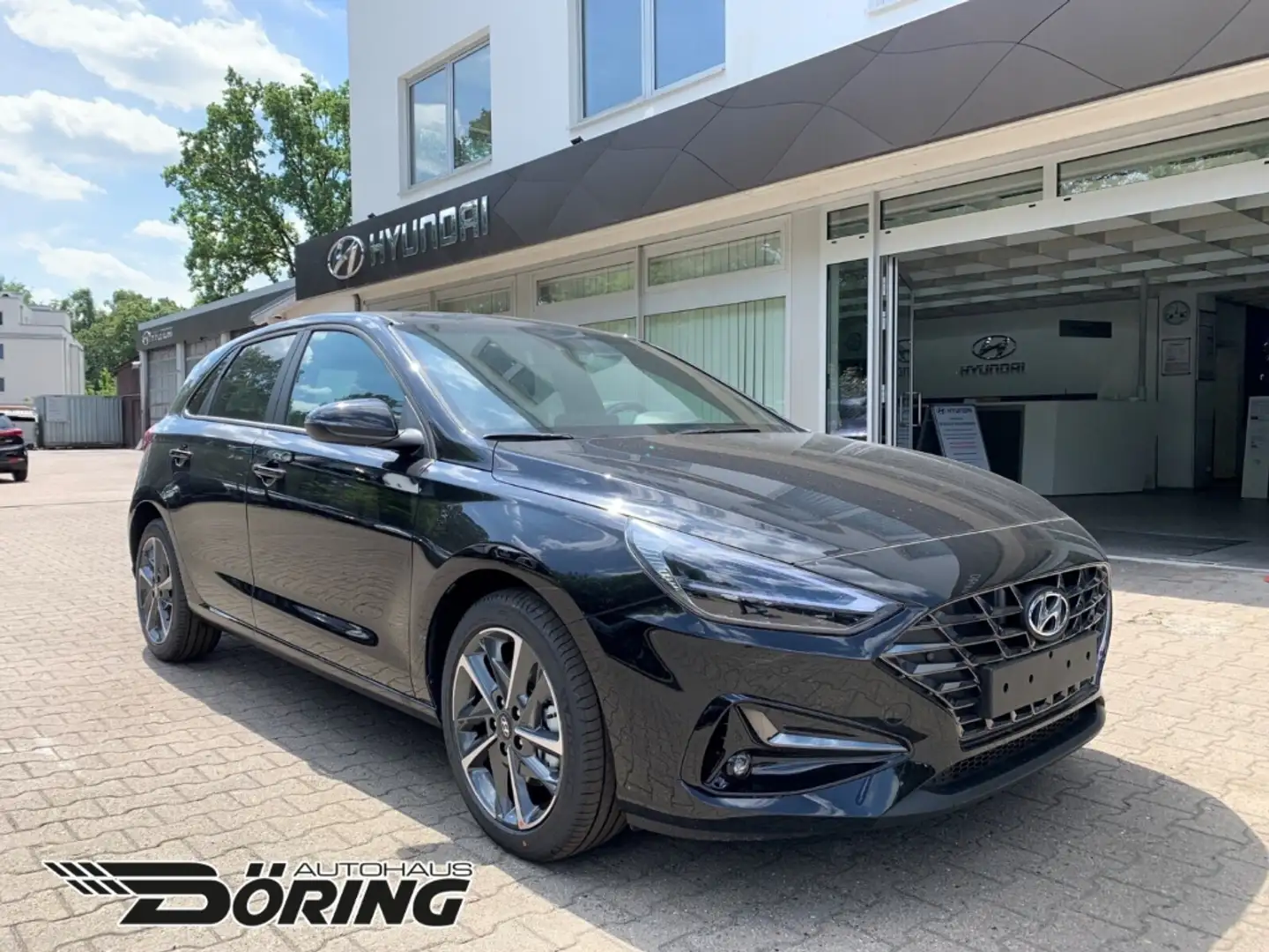 Hyundai i30 CONNECT & GO 1.0 Turbo Klima & Navigation Schwarz - 2