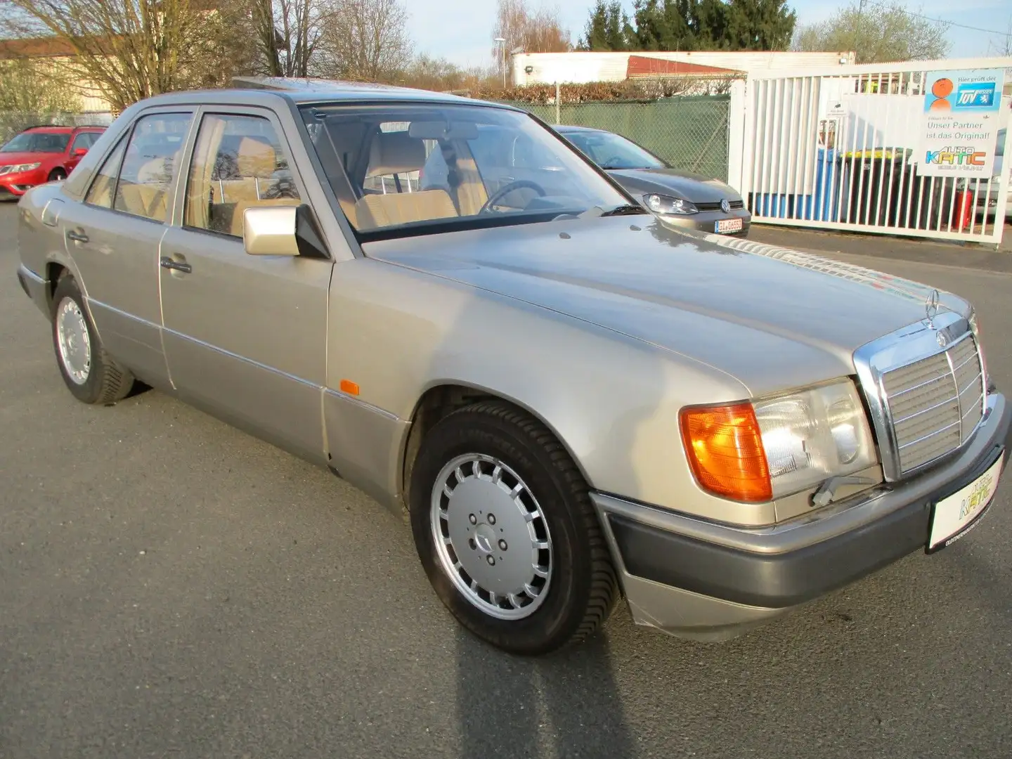 Mercedes-Benz 260 E 124 TÜV Neu* H-Kennzeichen Oldtimer Silber - 2