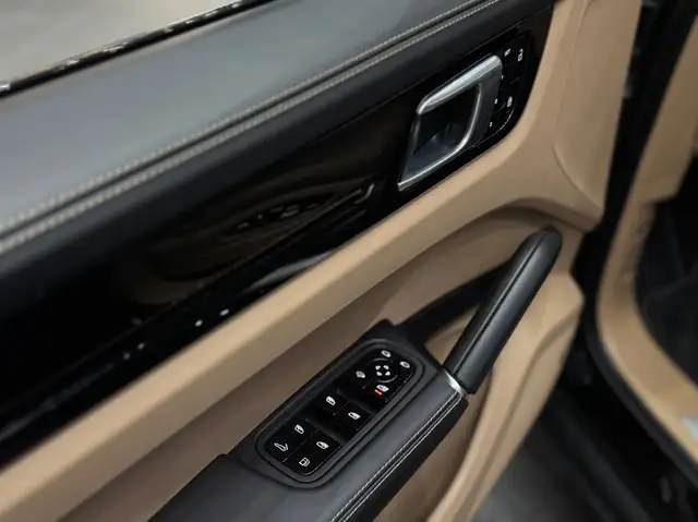 Porsche Cayenne Coupe *SportDesignPaket*HUD*22Zoll*PorscheApproved Ansicht 41