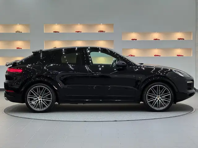 Porsche Cayenne Coupe *SportDesignPaket*HUD*22Zoll*PorscheApproved Ansicht 5