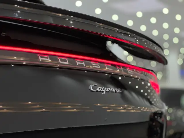 Porsche Cayenne Coupe *SportDesignPaket*HUD*22Zoll*PorscheApproved Ansicht 14