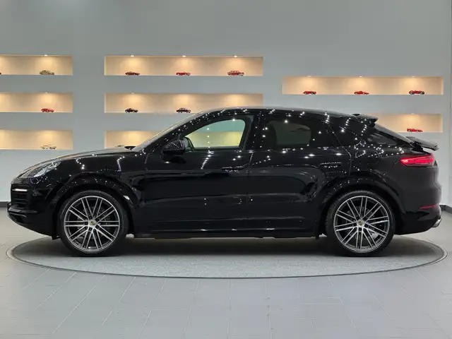 Porsche Cayenne Coupe *SportDesignPaket*HUD*22Zoll*PorscheApproved Ansicht 2