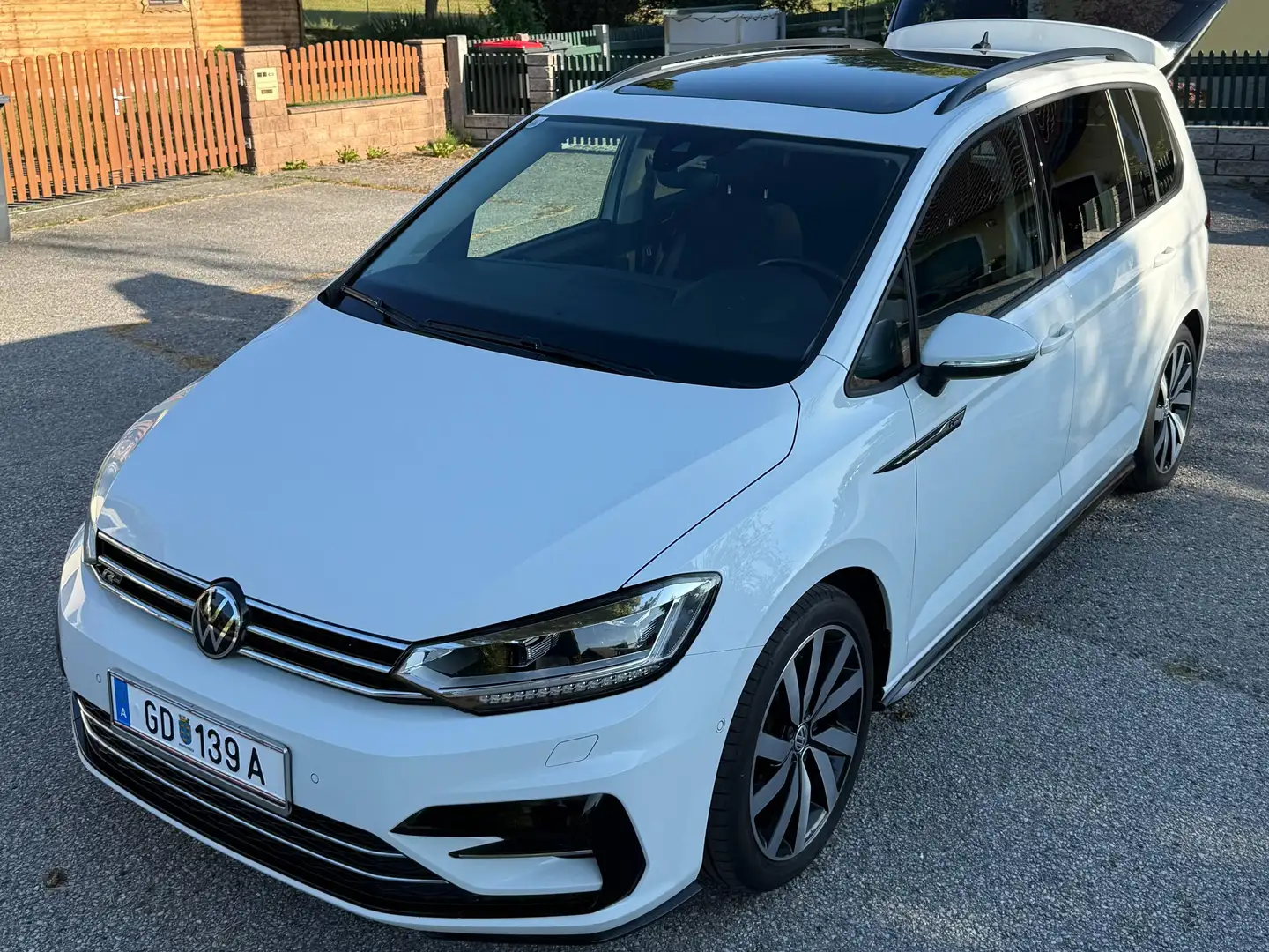 Volkswagen Touran Touran Sky 2,0 TDI Sky Weiß - 1