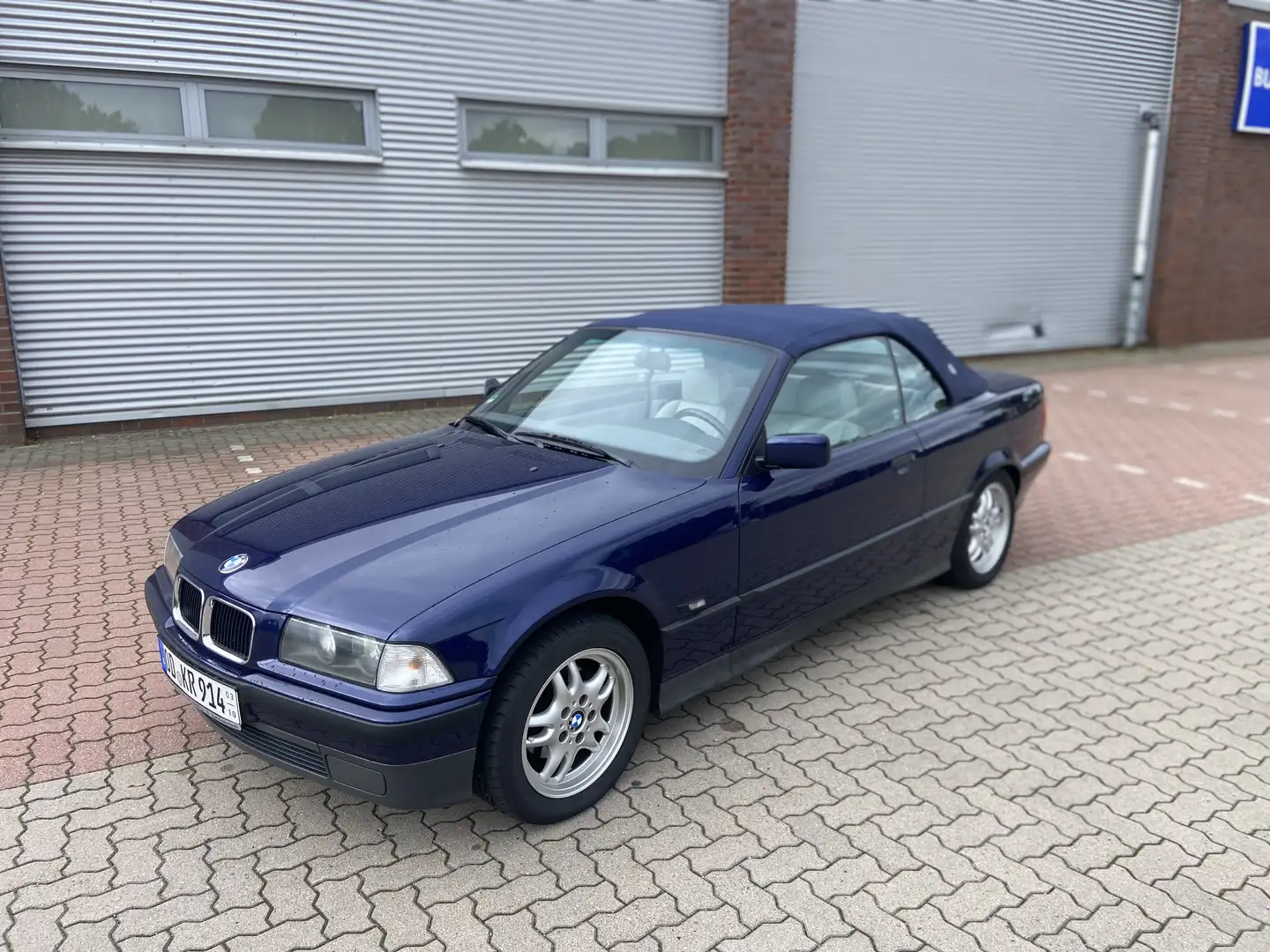 BMW 318 318i - 1