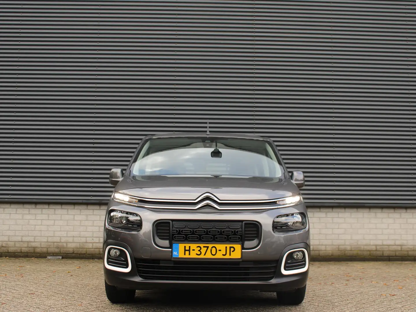 Citroen Berlingo Feel 110pk I Climate Control I Parkeersensoren I N Grijs - 2