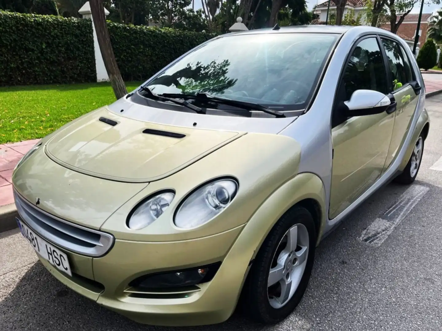 smart forFour Pequeño Manual de 5 Puertas Beige - 1