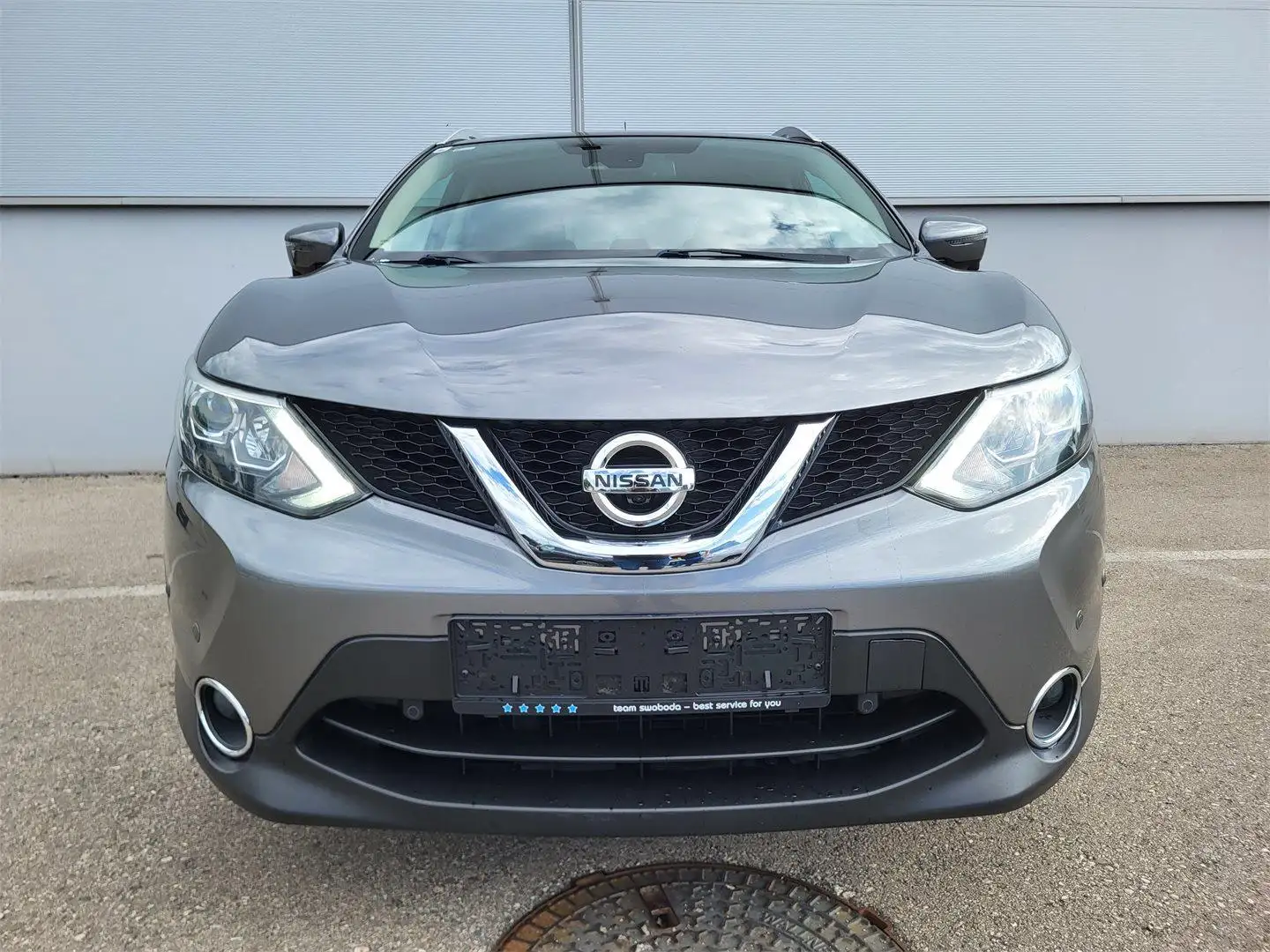 Nissan Qashqai 1,6 dCi Tekna Grau - 2