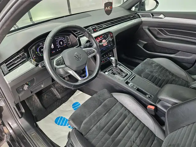 Volkswagen Passat view 15