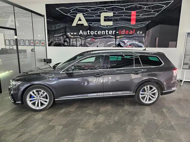 Volkswagen Passat view 6