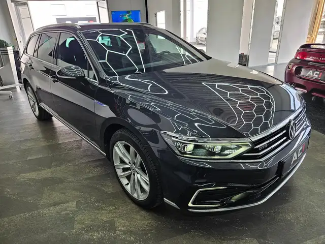Volkswagen Passat view 12