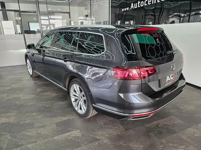 Volkswagen Passat view 7