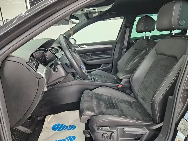Volkswagen Passat view 14