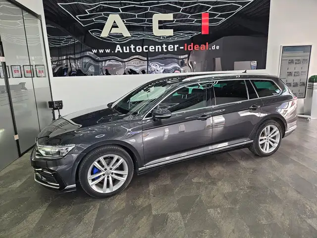 Volkswagen Passat view 5