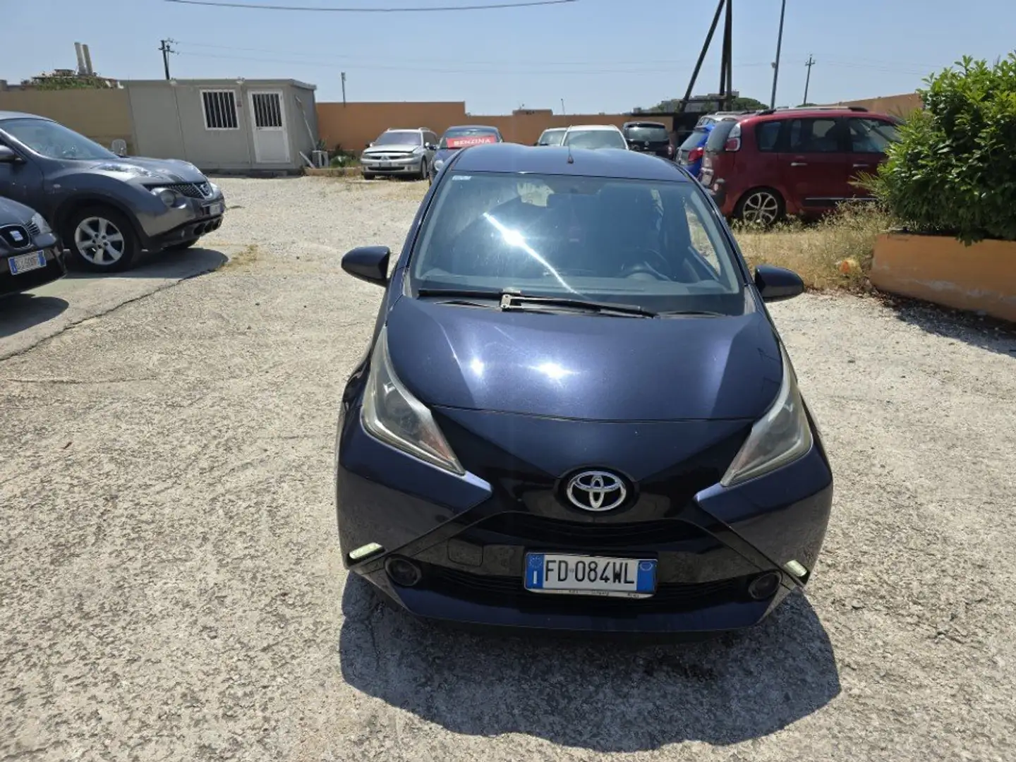 Toyota Aygo 5p 1.0 x-play m-mt my15 - 1
