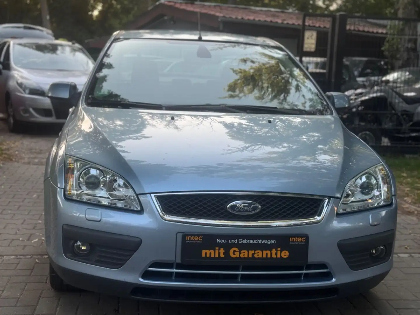 Ford Focus 1,6 Ghia Aut,Xenon,Sitzheizung,Klima,Tüv Silber - 1