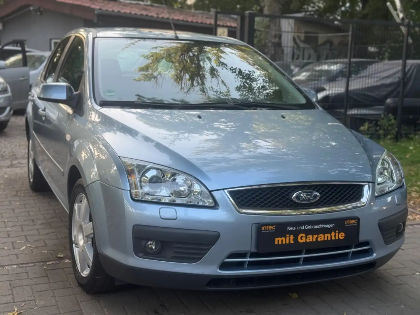 Ford Focus 1,6 Ghia Aut,Xenon,Sitzheizung,Klima,Tüv Silber - 2