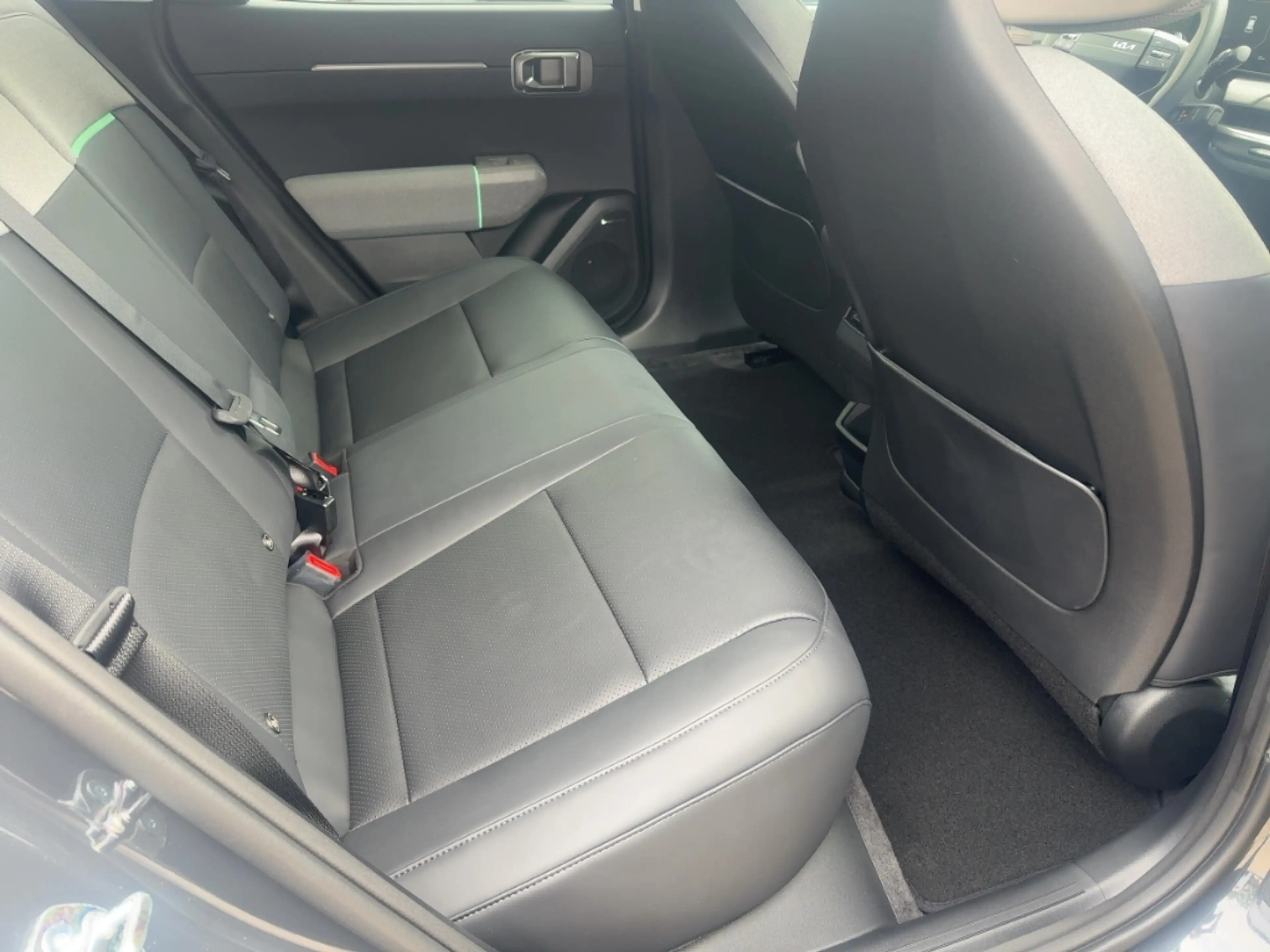 Kia EV4 Earth 81 kWh - FWD - Wärmepumpe Harman/Kardon - Gl — photo 11