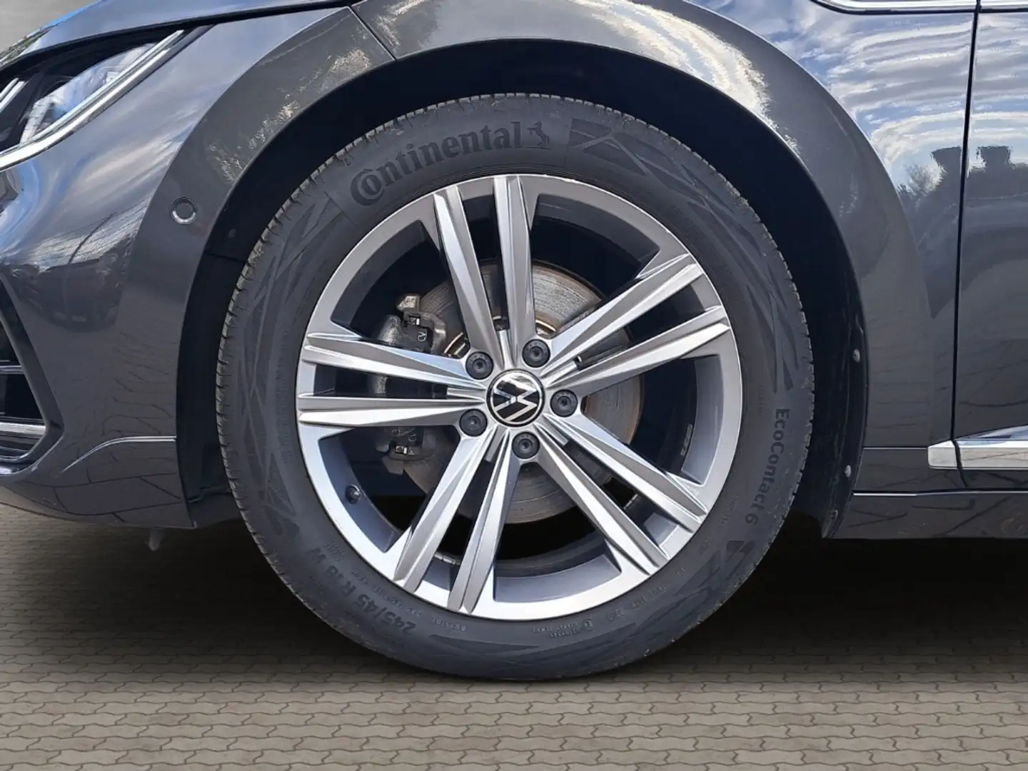 Volkswagen Arteon Shooting Brake 2.0 TDI DSG R-Line 4Motion Grijs - 2