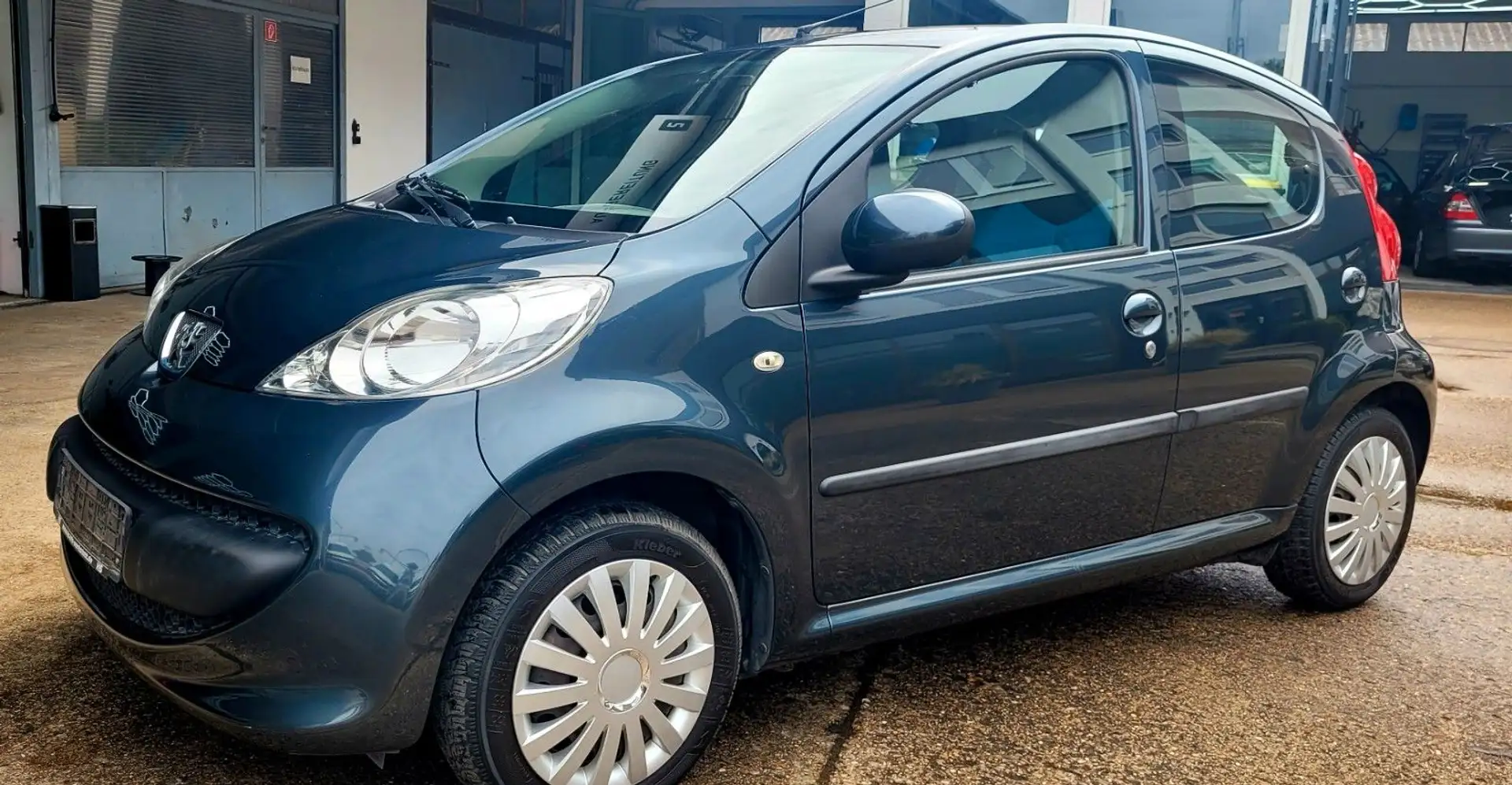 Peugeot 107 Urban Move/Tüv.Neu/Klima/4türig Grey - 1