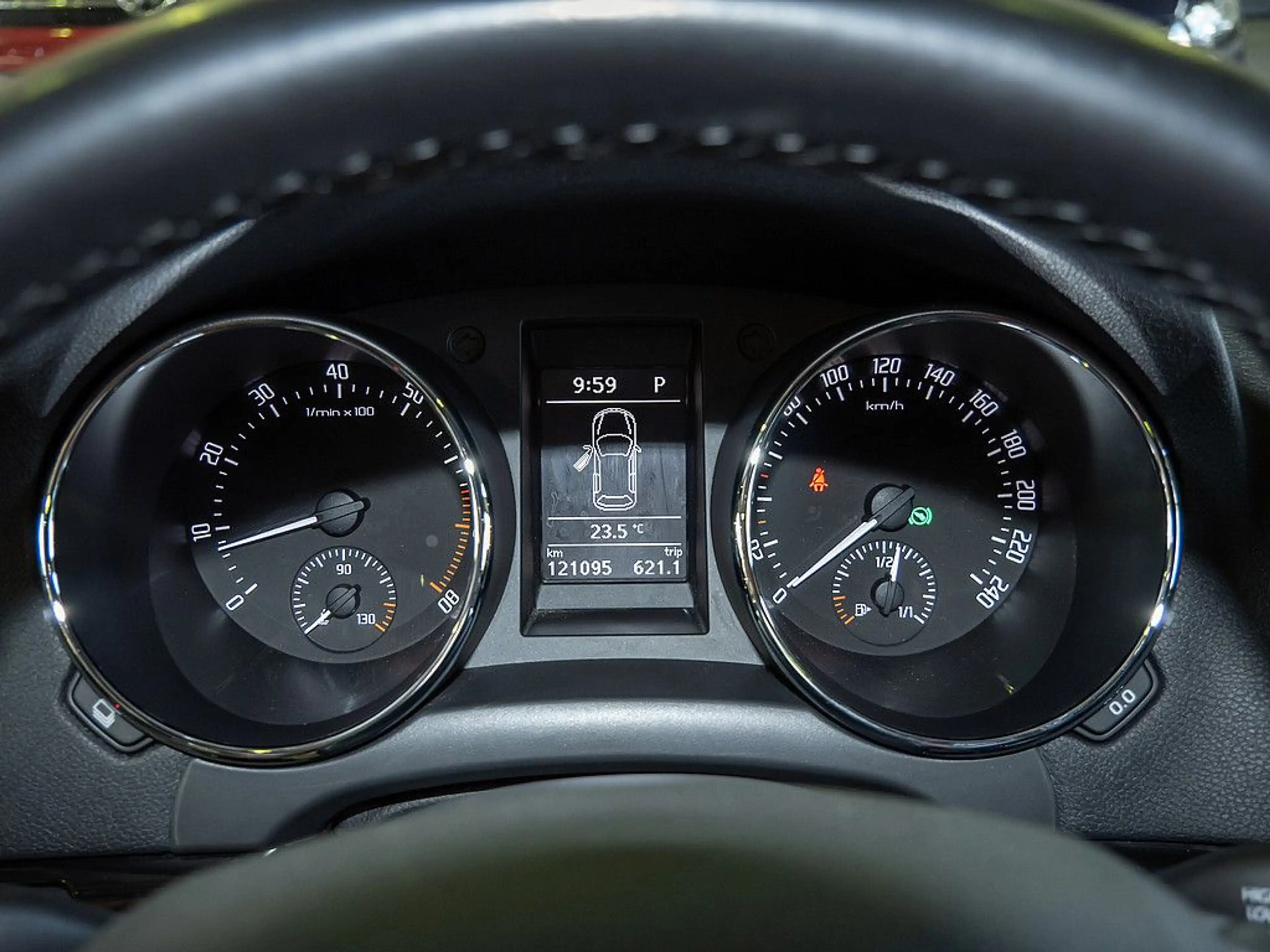 Skoda Yeti 1.4 TSI L&K Outdoor PANO KLIMA PDC XENON — photo 11