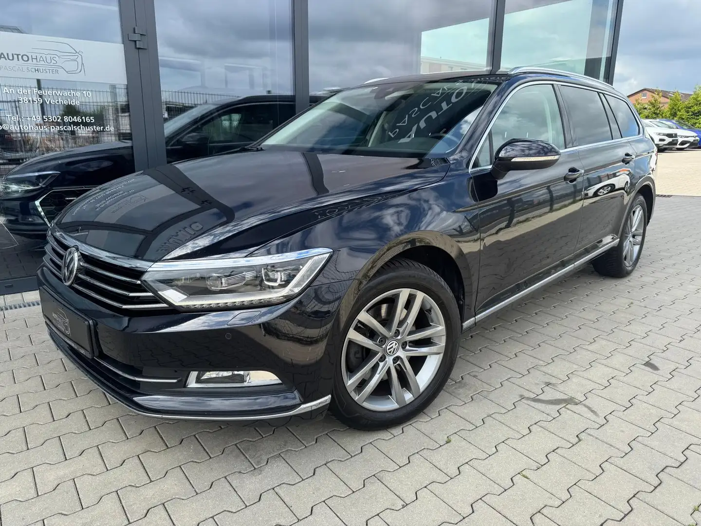 Volkswagen Passat Variant 2.0 TDI/DSG/LED/AHK/TEMPOMAT/ Noir - 2