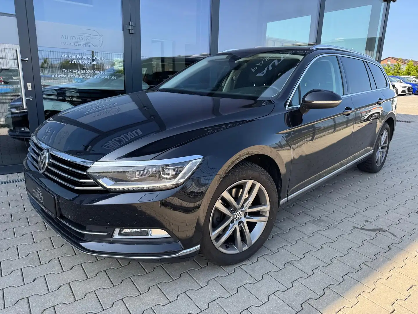 Volkswagen Passat Variant 2.0 TDI/DSG/LED/AHK/TEMPOMAT/ Fekete - 2