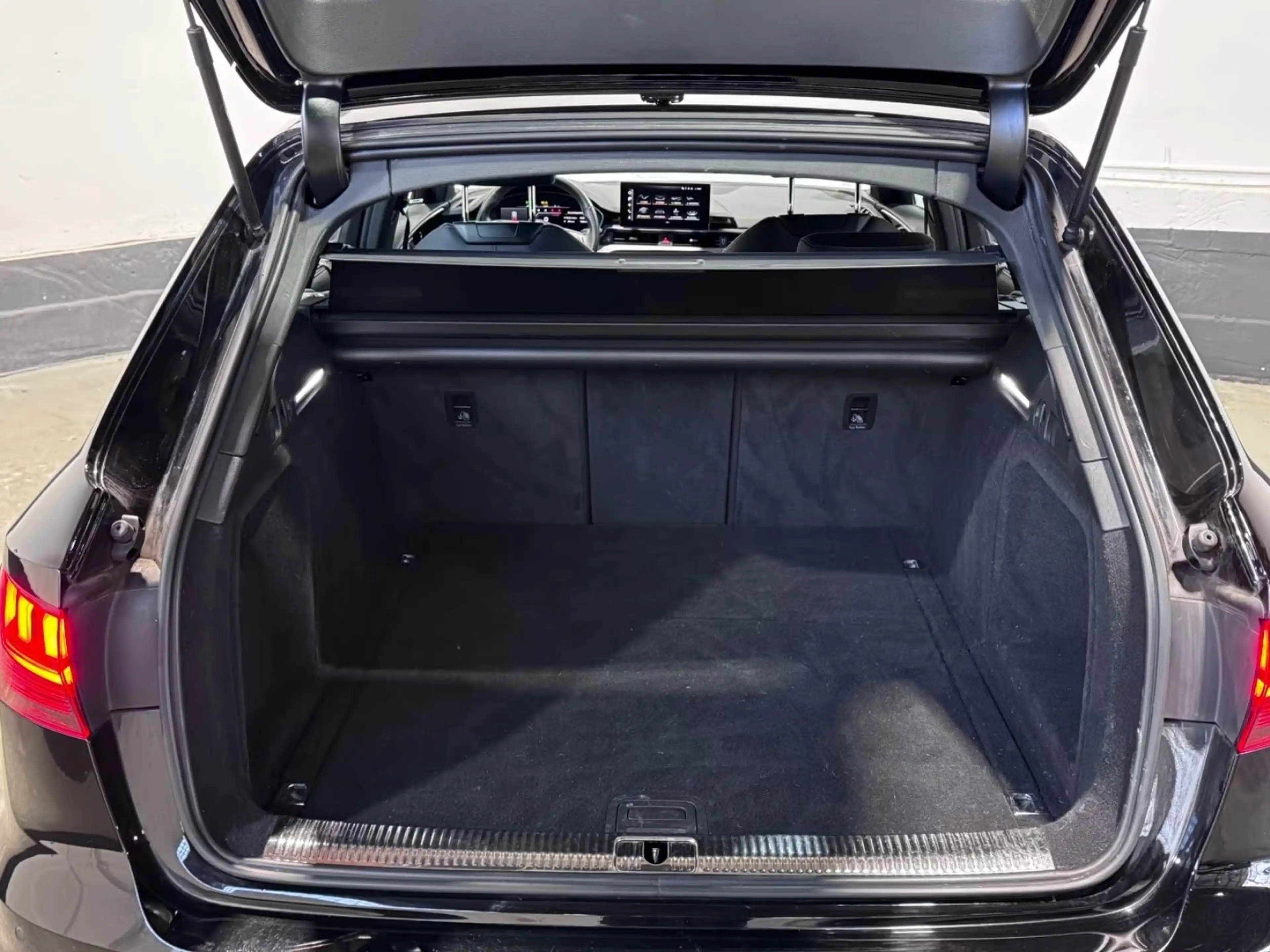 Audi A4 Avant 40 TDI advanced *S Line*Virtual*DSG* — photo 8